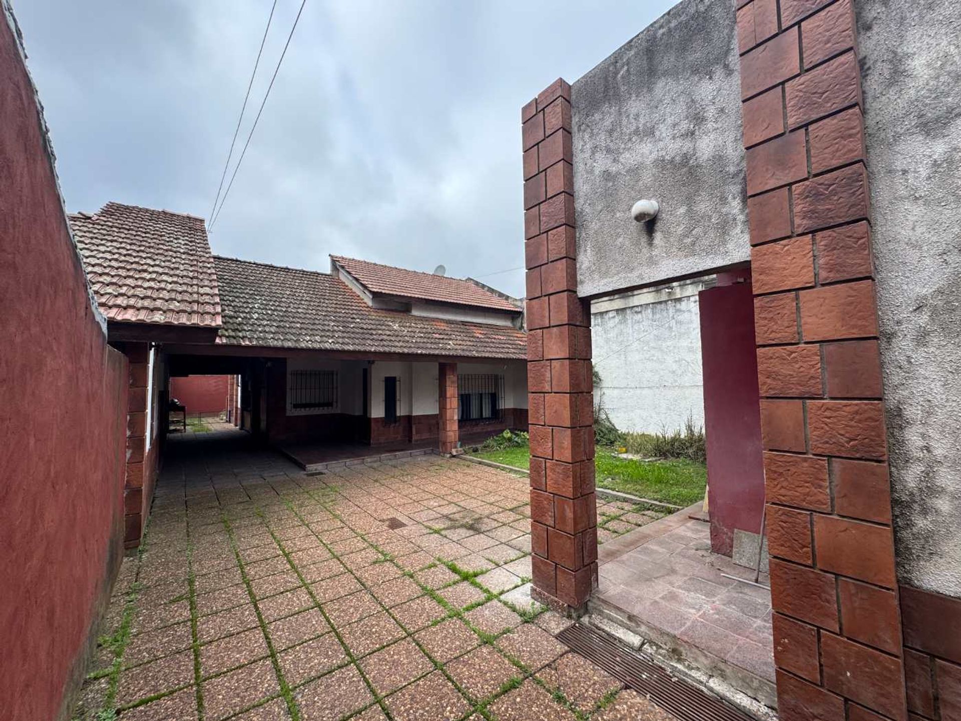 Venta-Casa+Local 4 Ambientes-El Talar-Lote Amplio