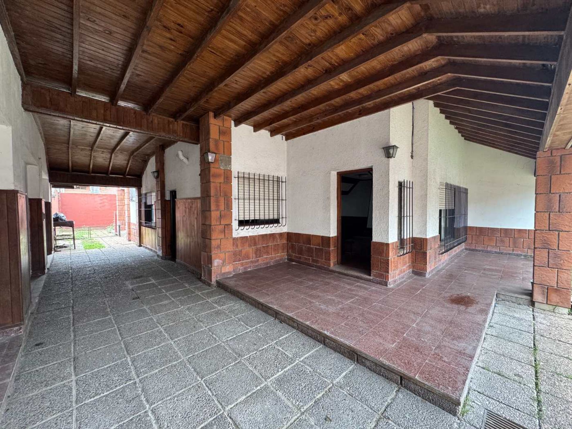 Venta-Casa+Local 4 Ambientes-El Talar-Lote Amplio