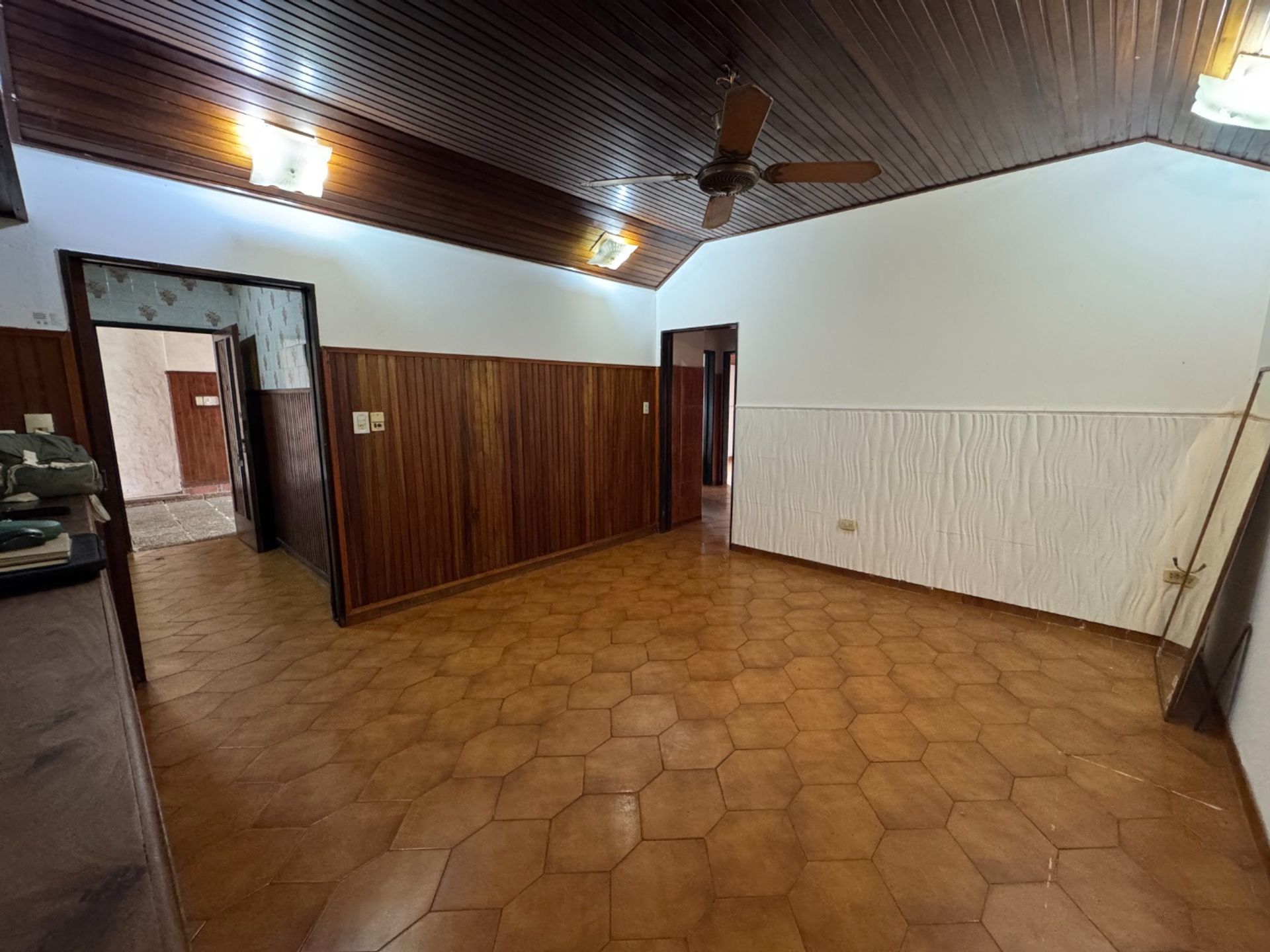 Venta-Casa+Local 4 Ambientes-El Talar-Lote Amplio