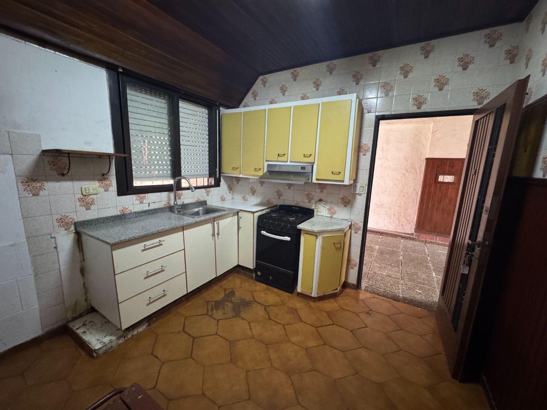 Venta-Casa+Local 4 Ambientes-El Talar-Lote Amplio
