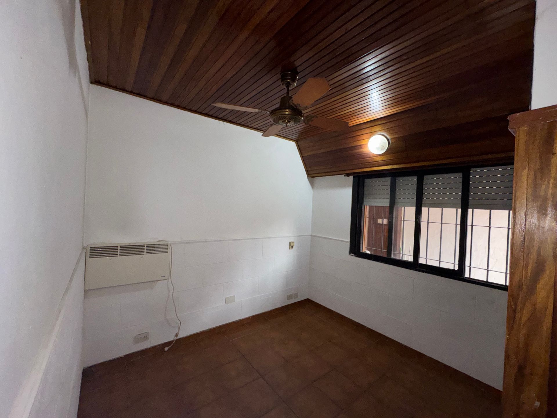 Venta-Casa+Local 4 Ambientes-El Talar-Lote Amplio