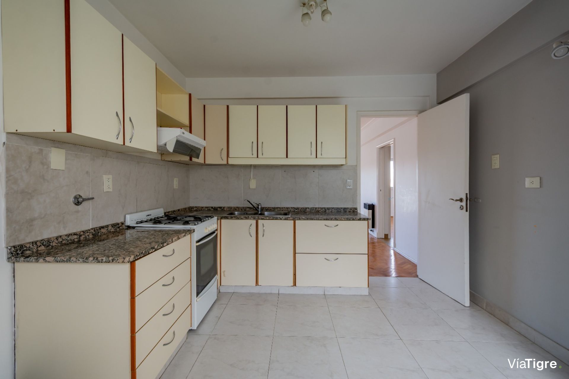 Depto 3 Amb + Depend Cochera , Florida, Piso 5