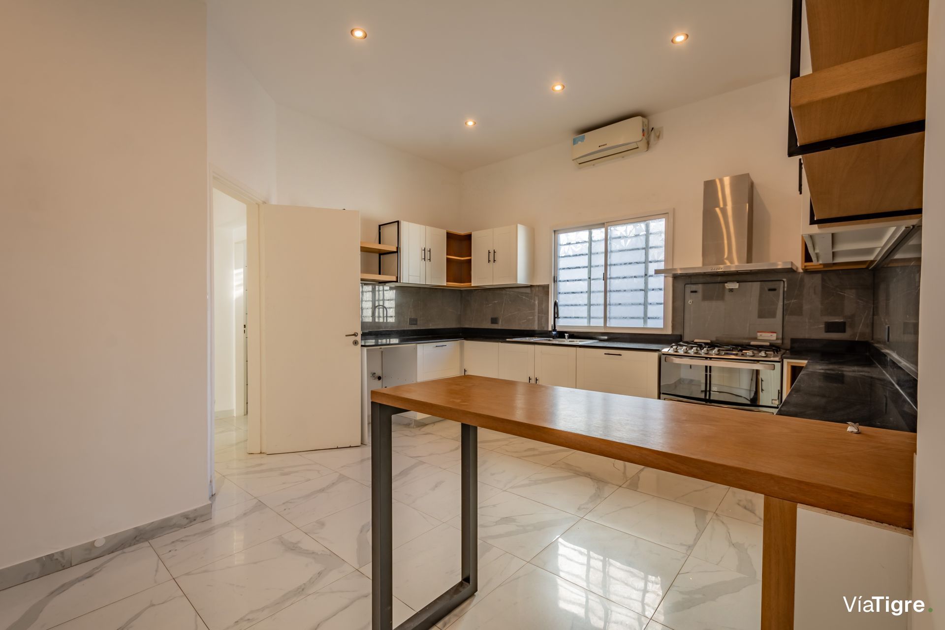 Depto Tipo Casa-Pileta-Gran Terraza-Plaza Martinez