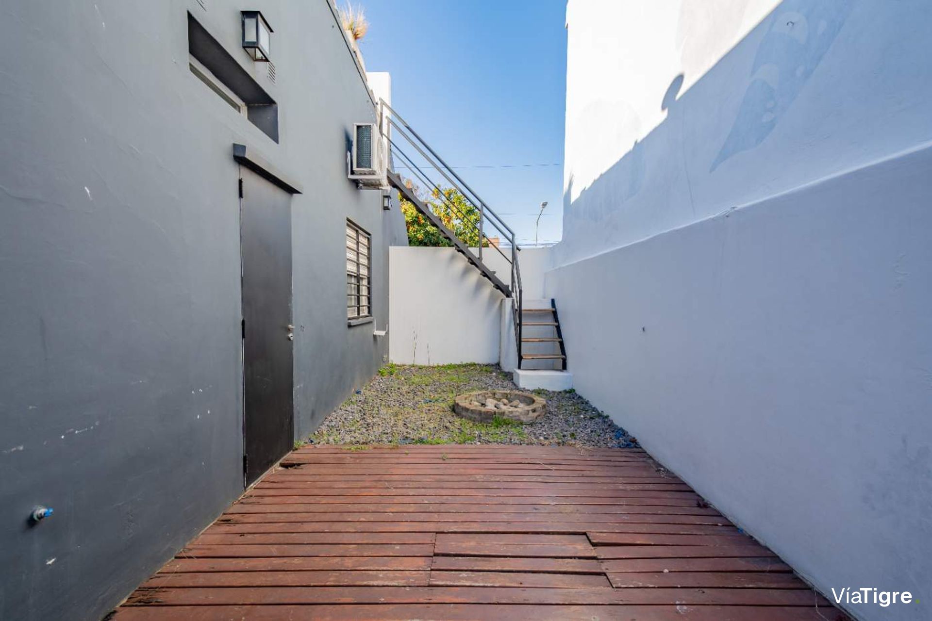 Depto Tipo Casa-Pileta-Gran Terraza-Plaza Martinez