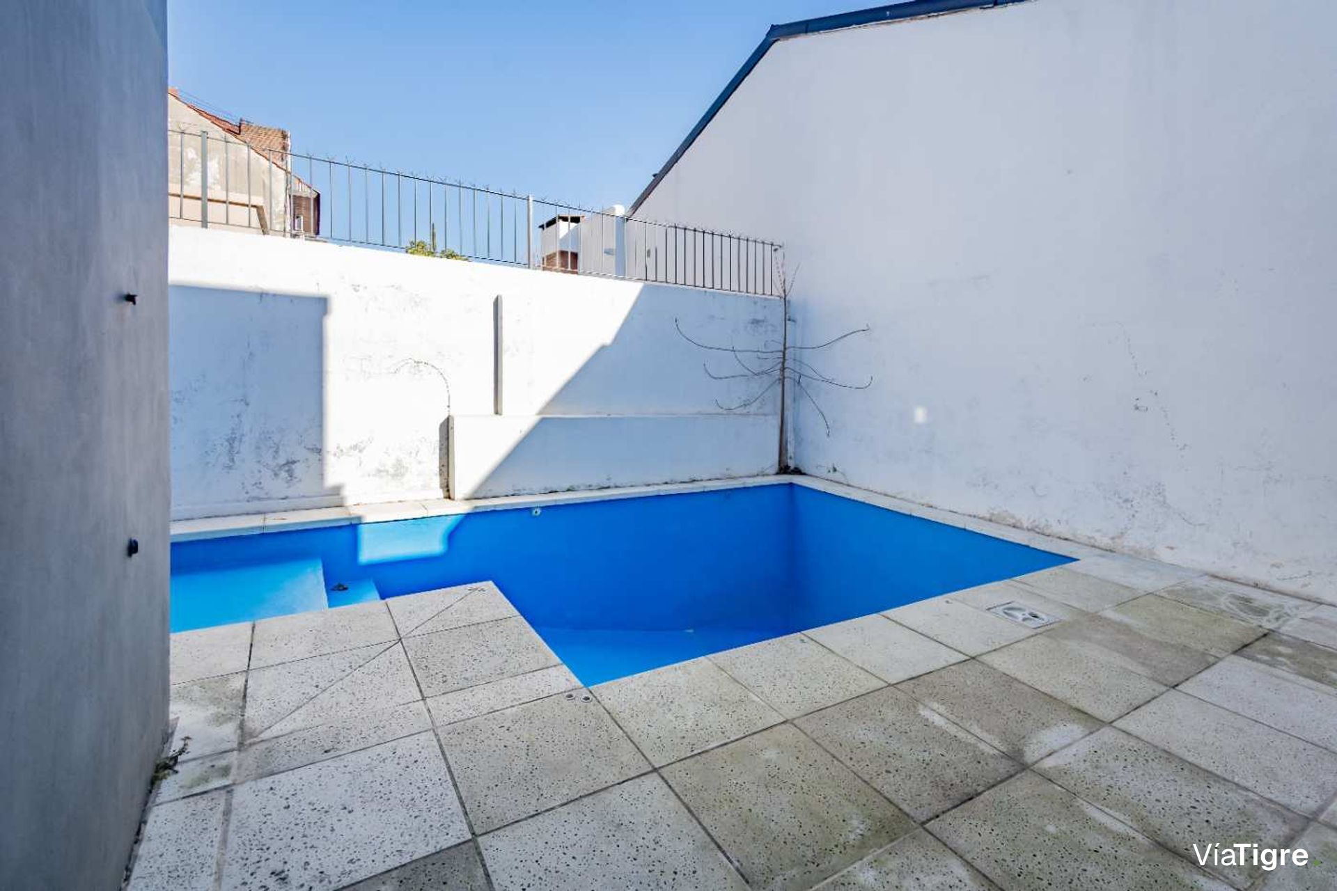 Depto Tipo Casa-Pileta-Gran Terraza-Plaza Martinez