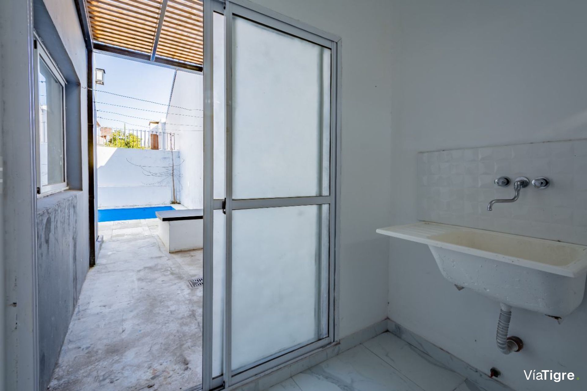 Depto Tipo Casa-Pileta-Gran Terraza-Plaza Martinez