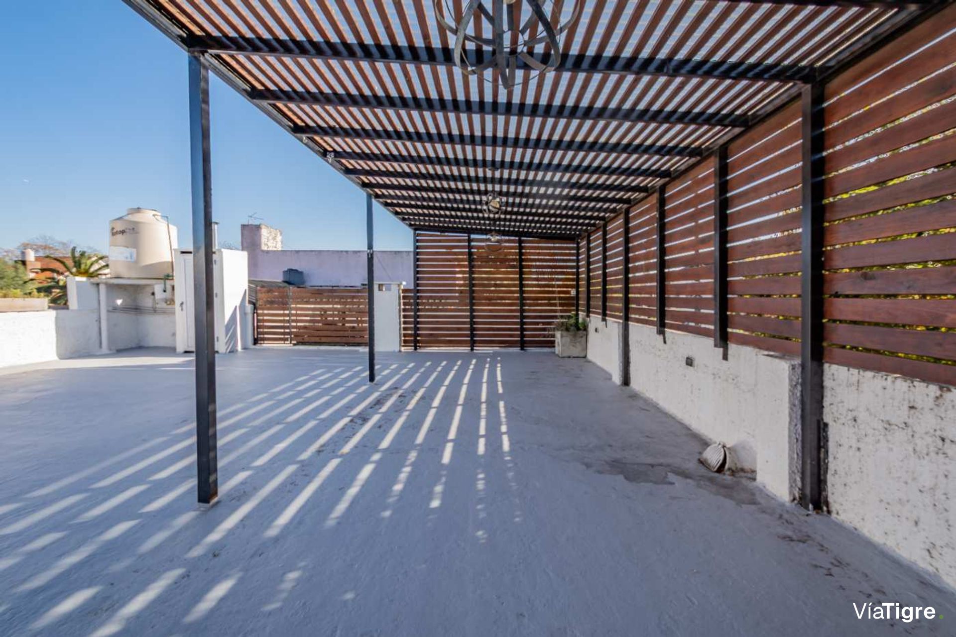 Depto Tipo Casa-Pileta-Gran Terraza-Plaza Martinez