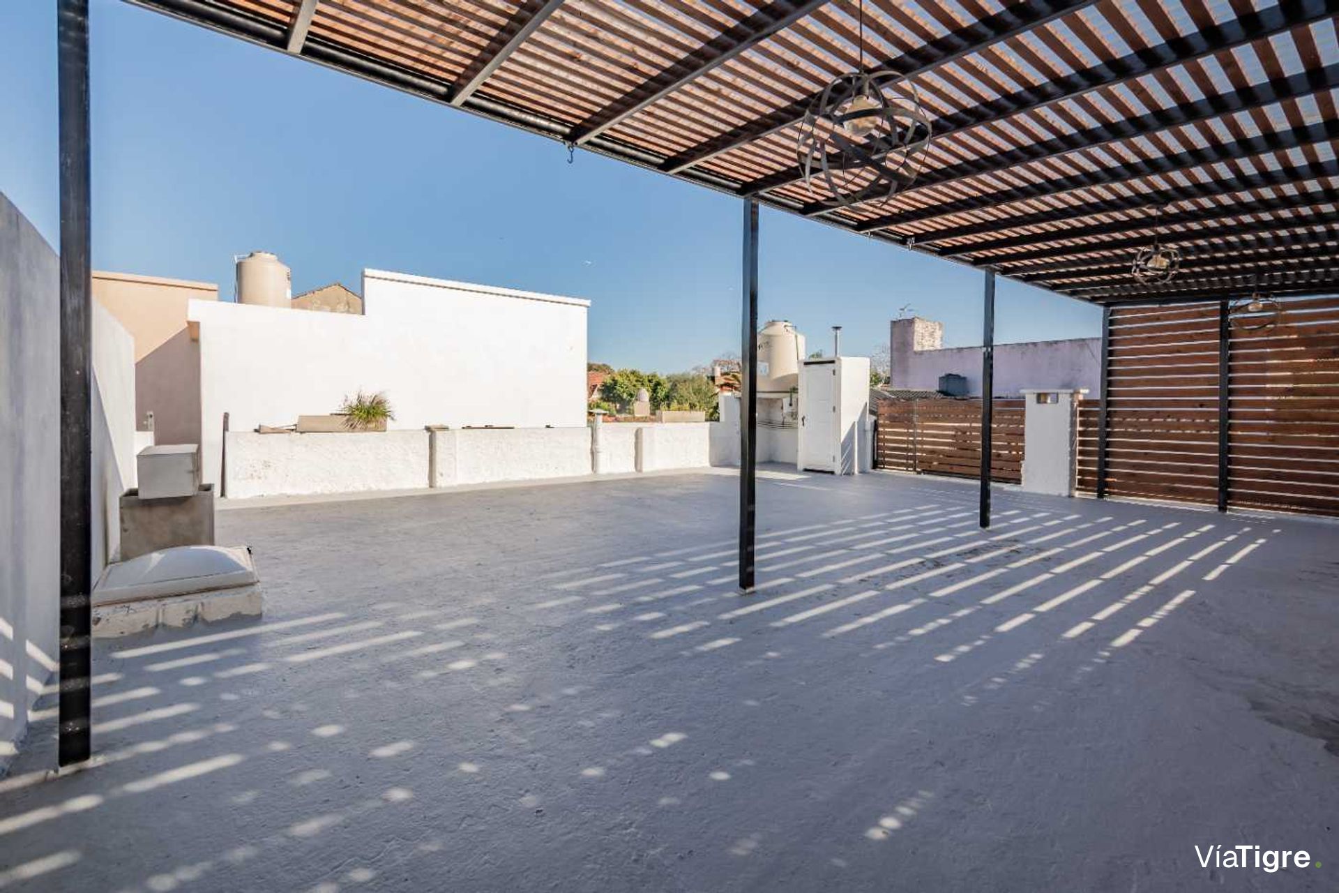 Depto Tipo Casa-Pileta-Gran Terraza-Plaza Martinez