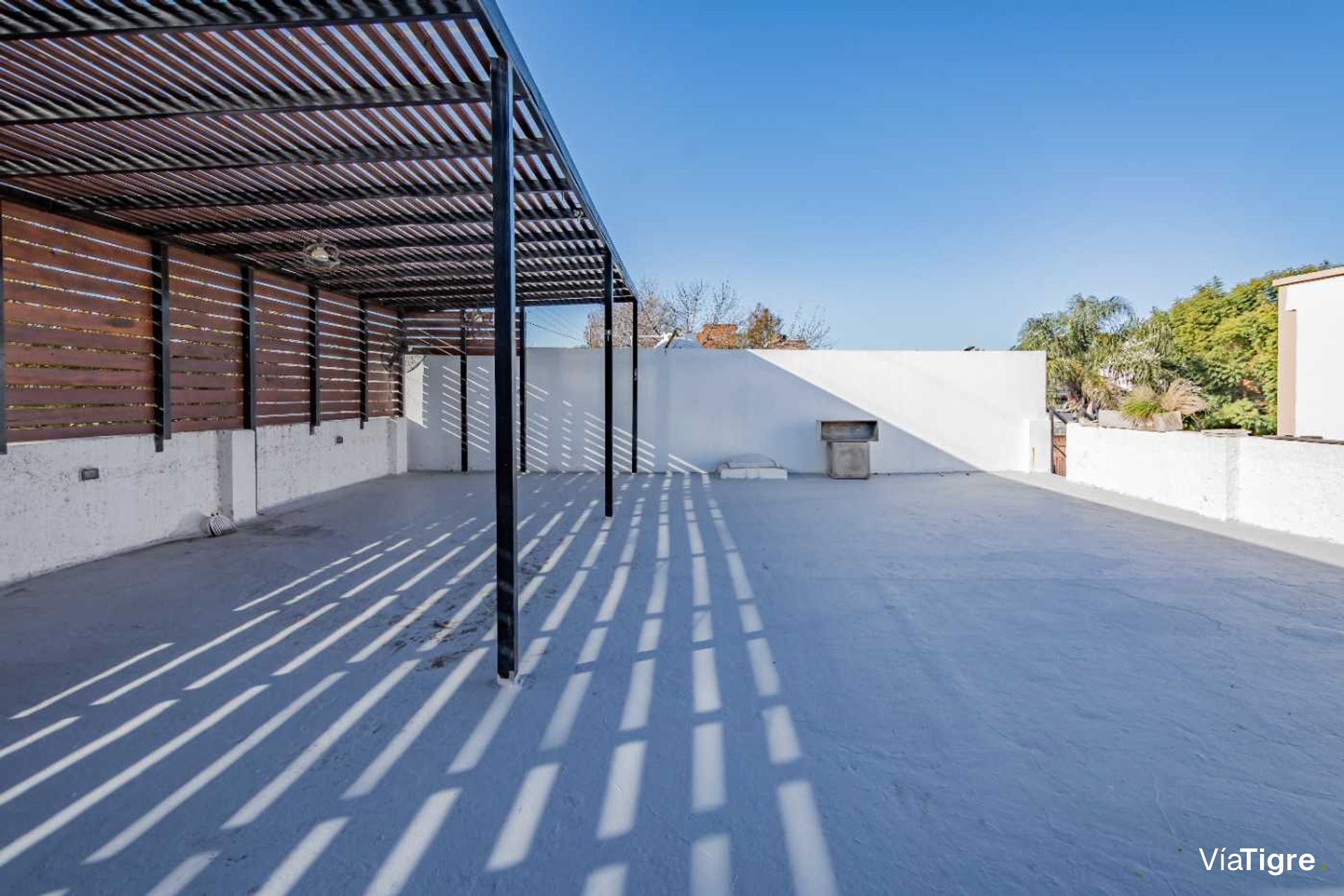 Depto Tipo Casa-Pileta-Gran Terraza-Plaza Martinez