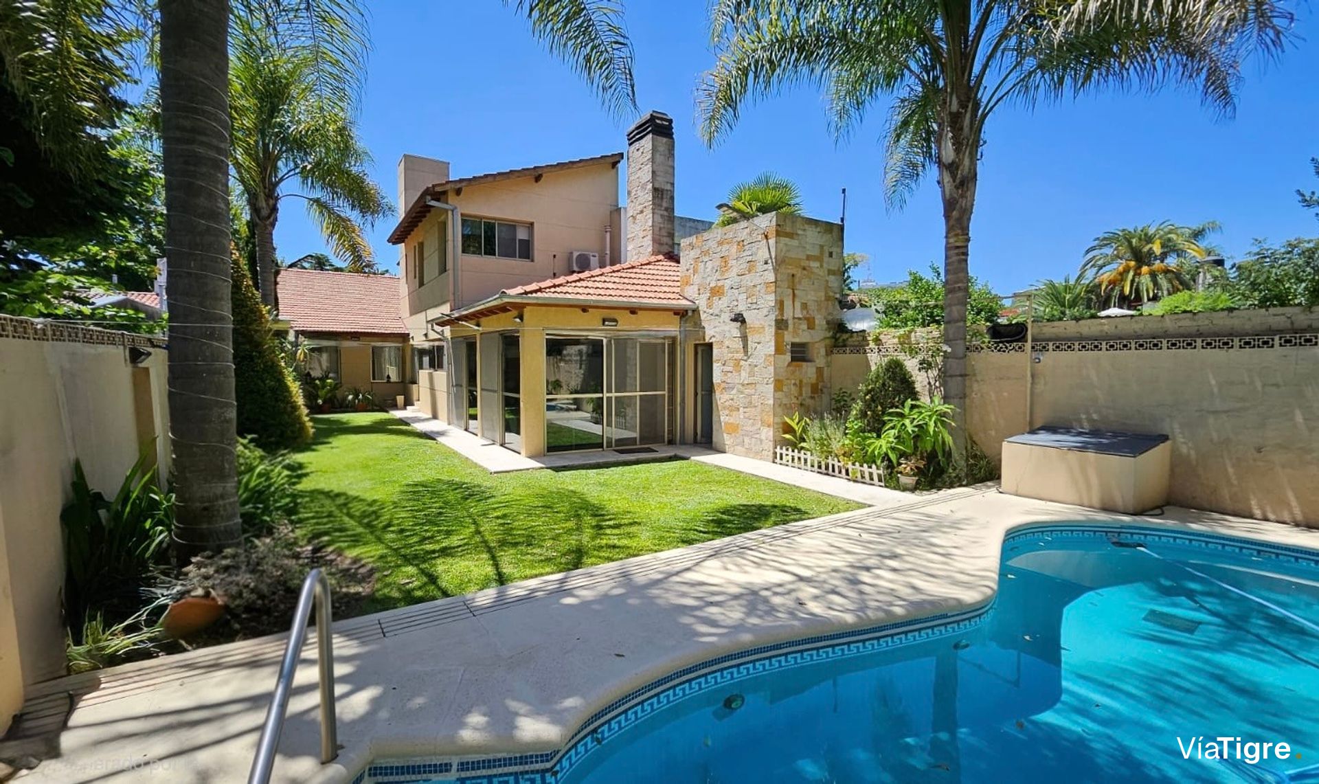 Venta casa 7 ambientes - Pileta - San Isidro