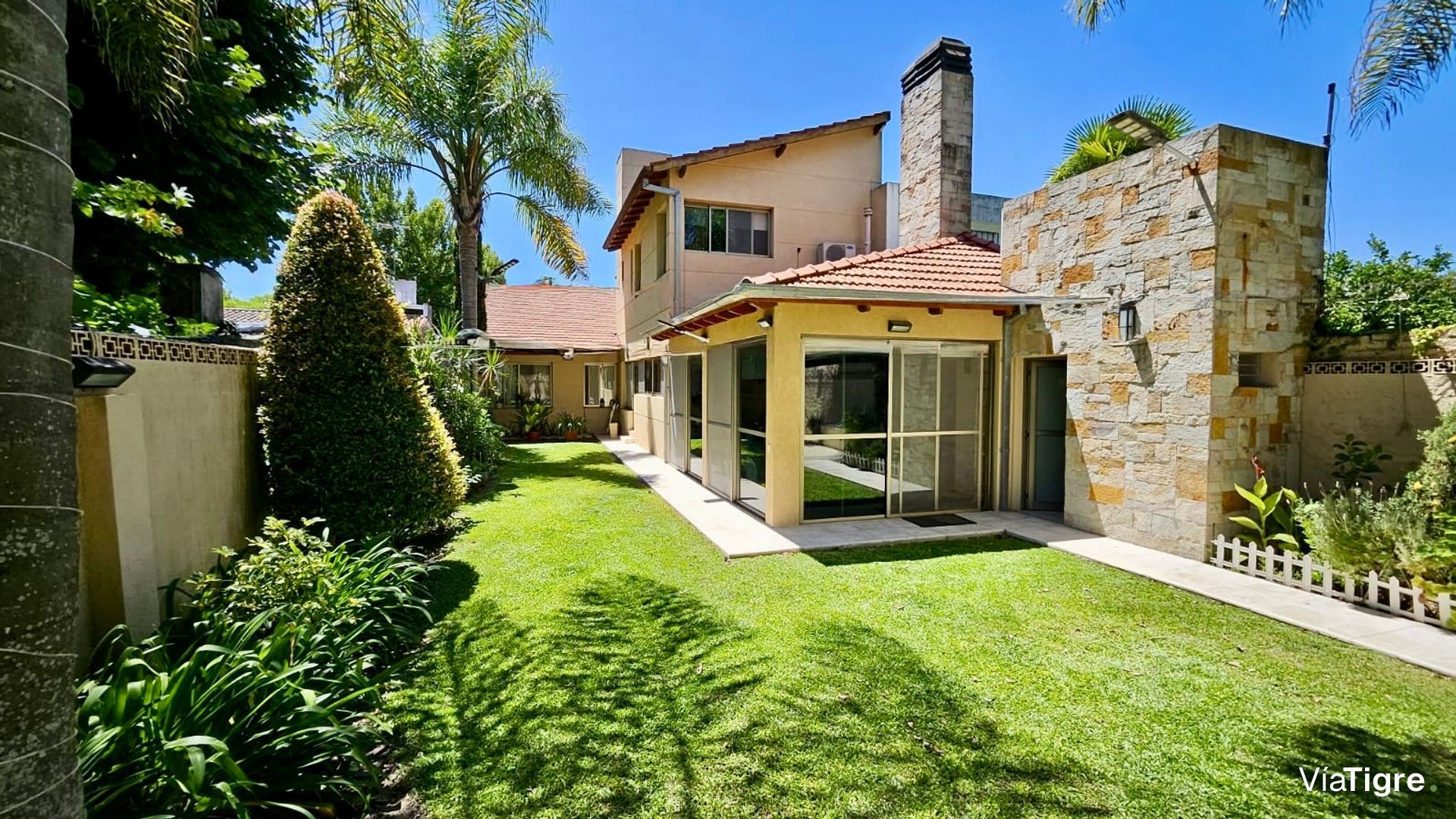 Venta casa 7 ambientes - Pileta - San Isidro