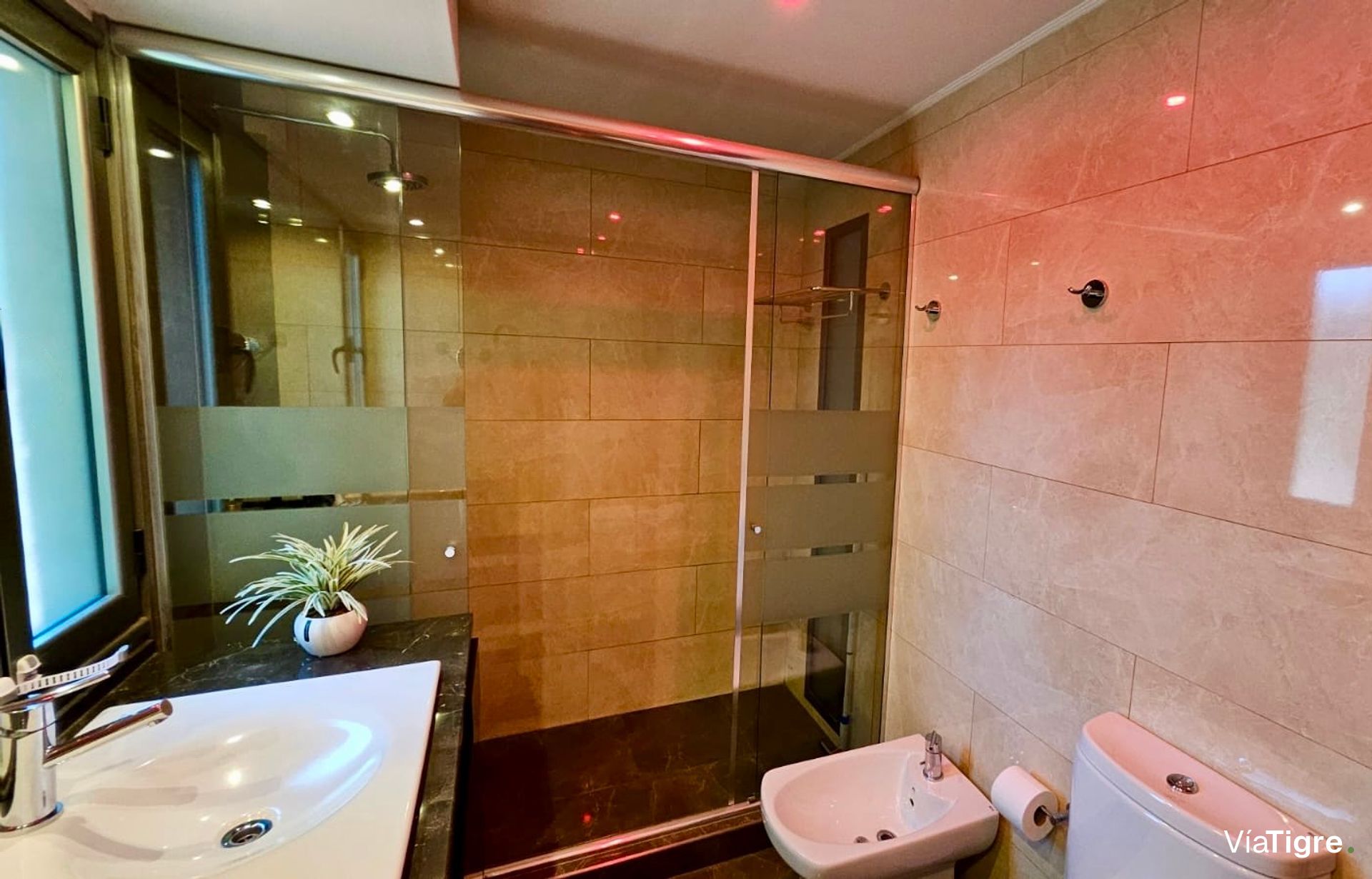 Venta casa 7 ambientes - Pileta - San Isidro