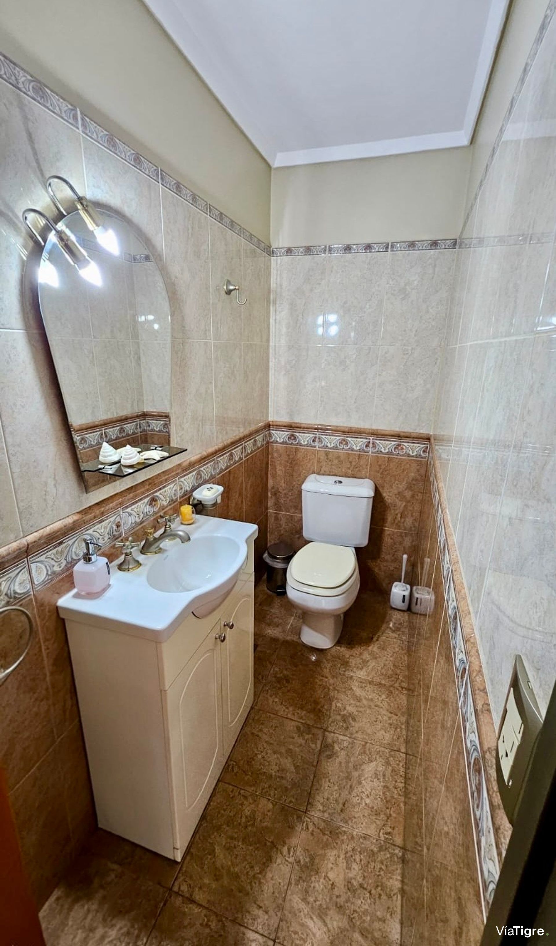 Venta casa 7 ambientes - Pileta - San Isidro