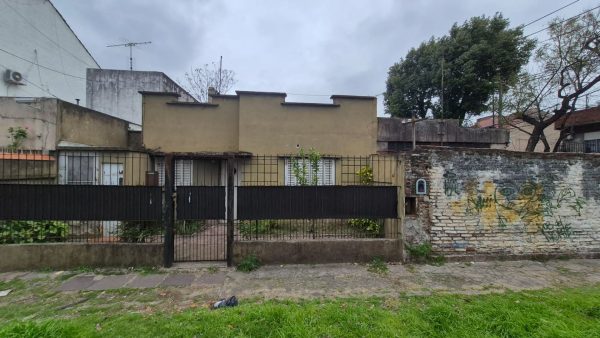 Ph 3 amb a reciclar en esquina 230m2, Munro