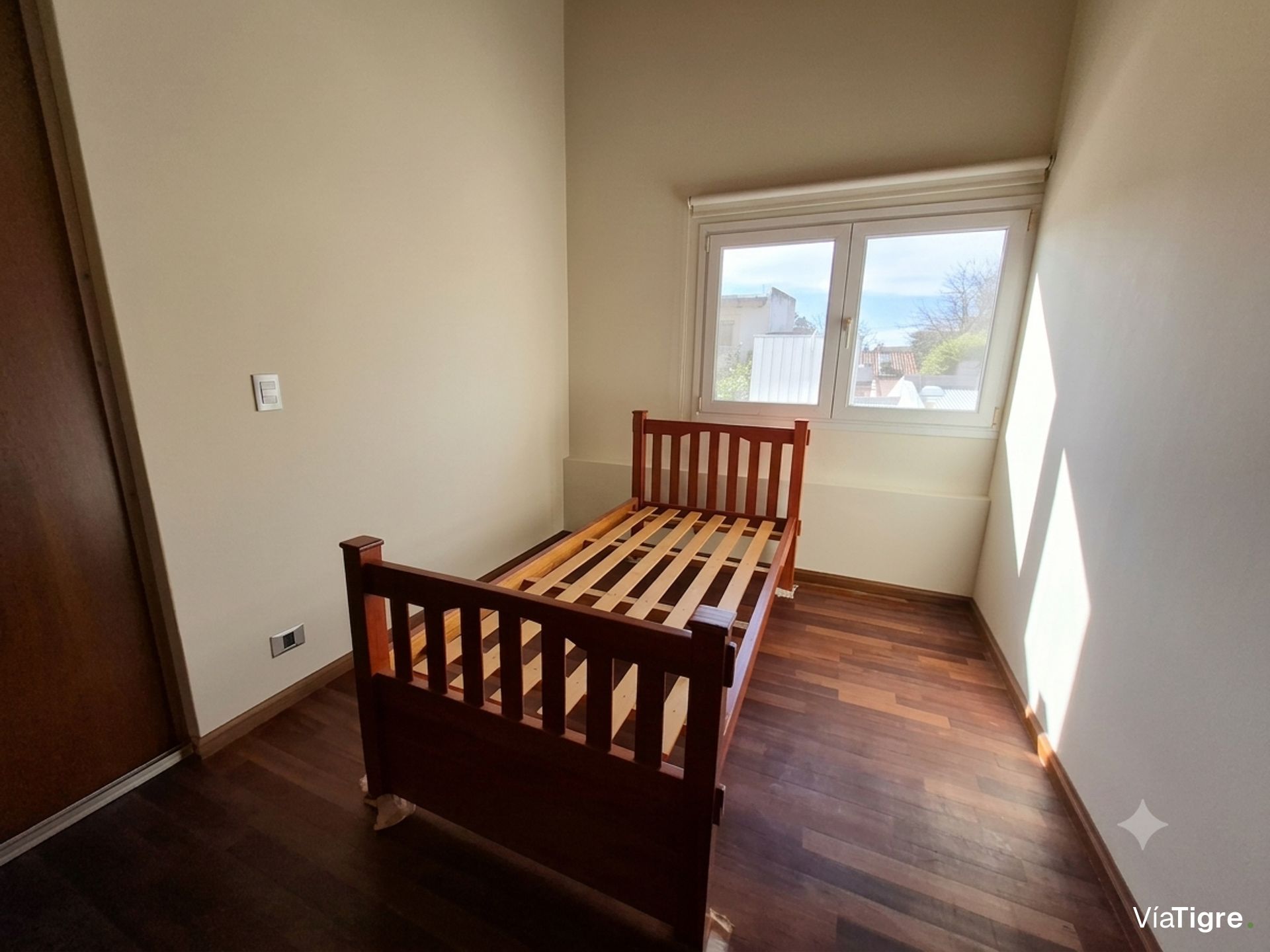 2 Casas 8 Ambientes VENTA Olivos Cochera Jardin