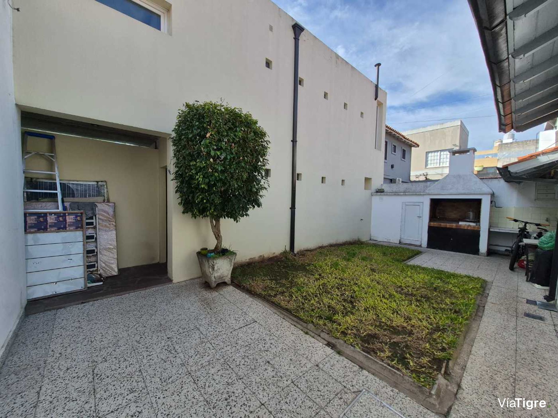 2 Casas 8 Ambientes VENTA Olivos Cochera Jardin