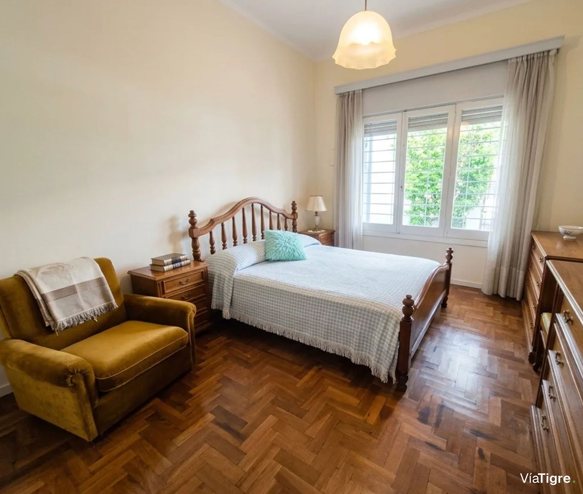 2 Casas 8 Ambientes VENTA Olivos Cochera Jardin