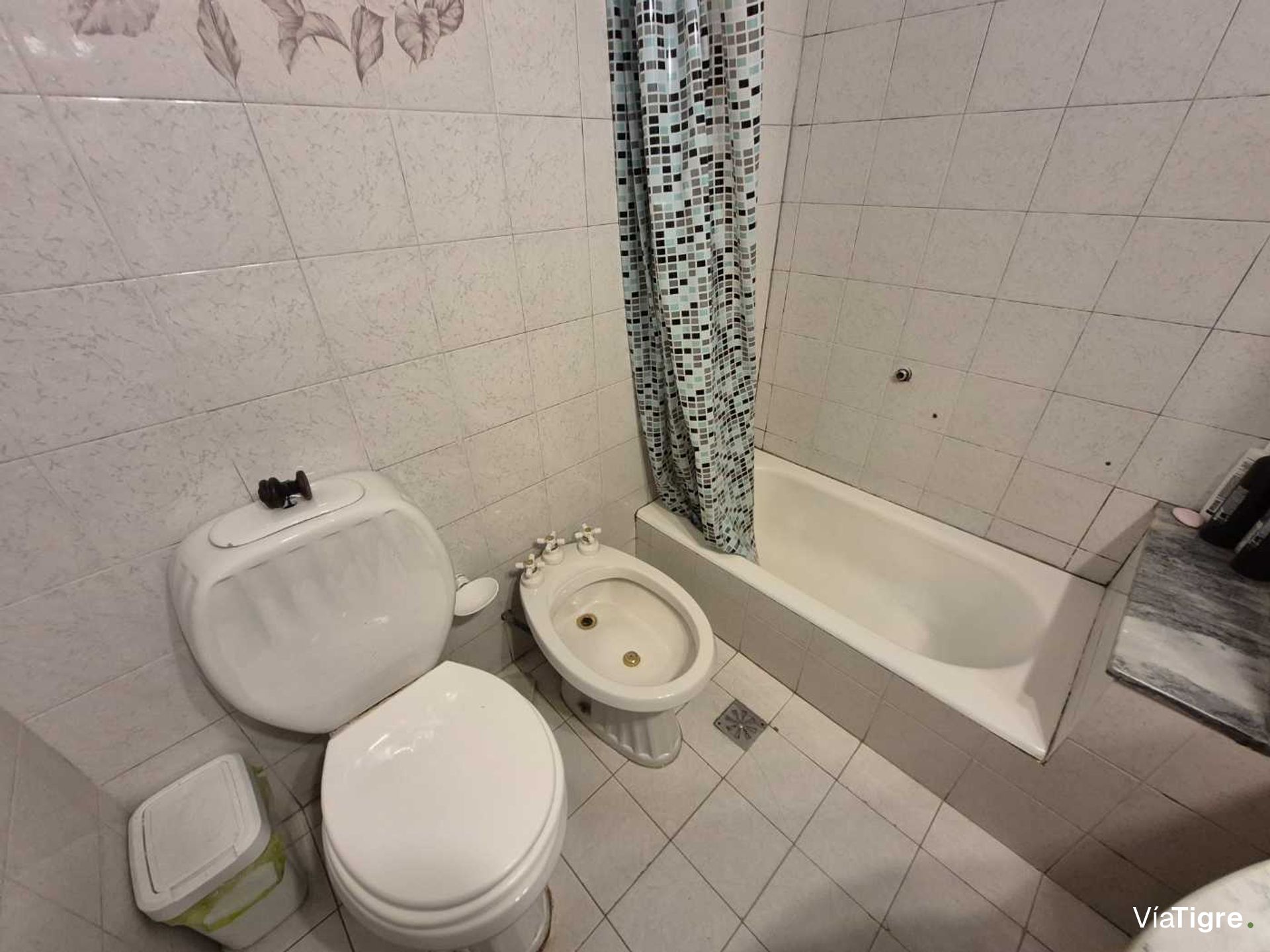 2 Casas 8 Ambientes VENTA Olivos Cochera Jardin