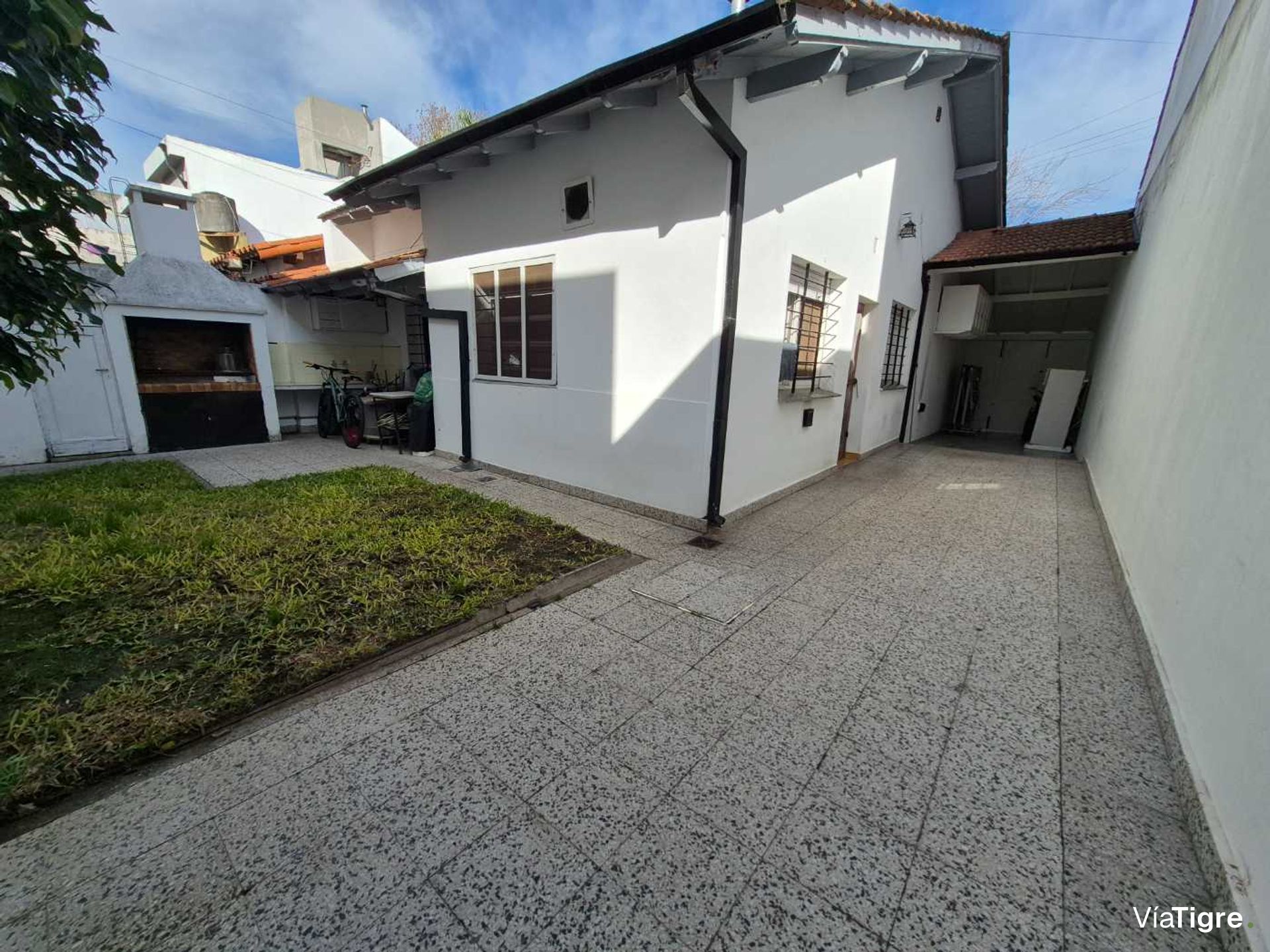 2 Casas 8 Ambientes VENTA Olivos Cochera Jardin