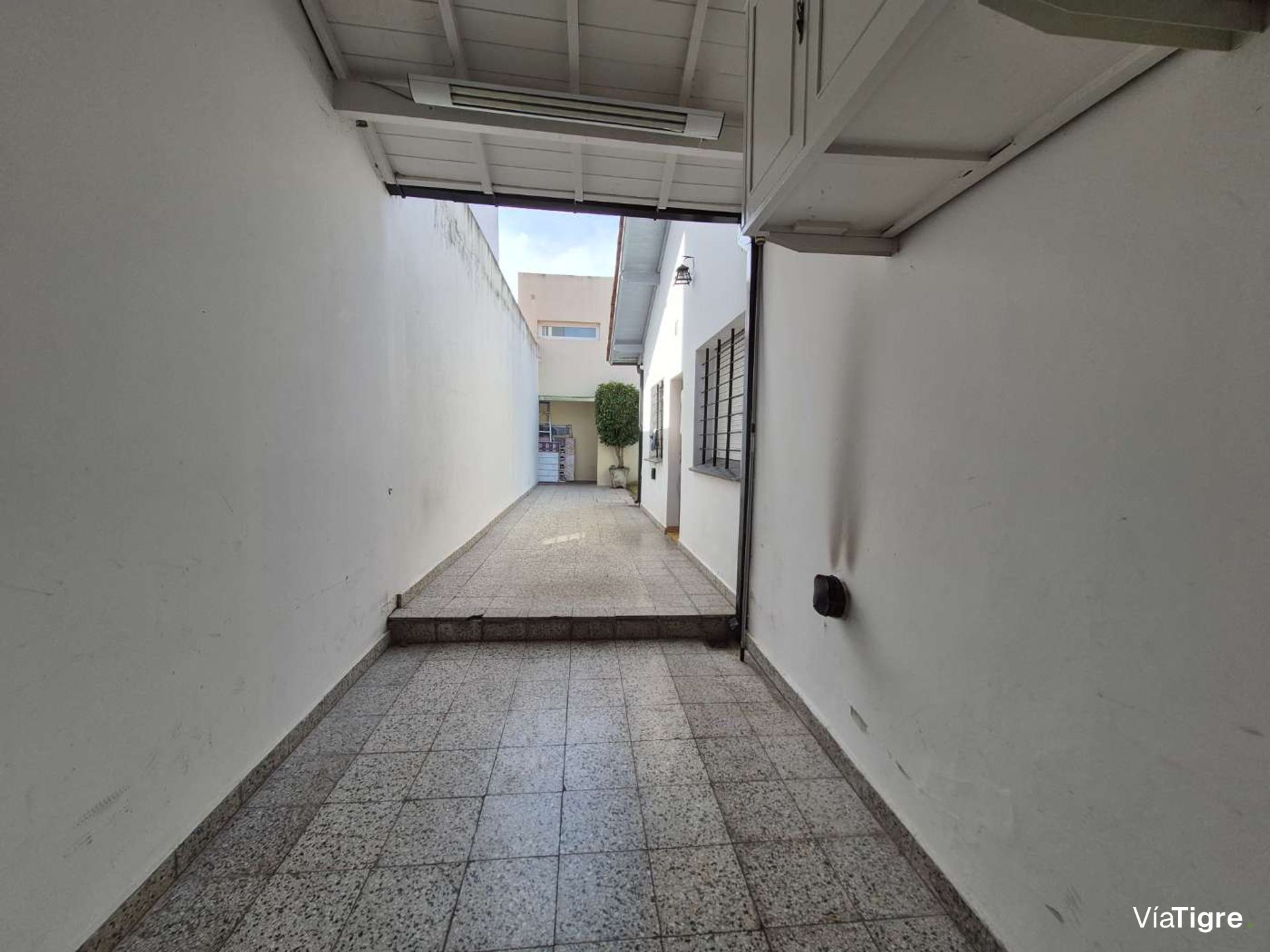 2 Casas 8 Ambientes VENTA Olivos Cochera Jardin