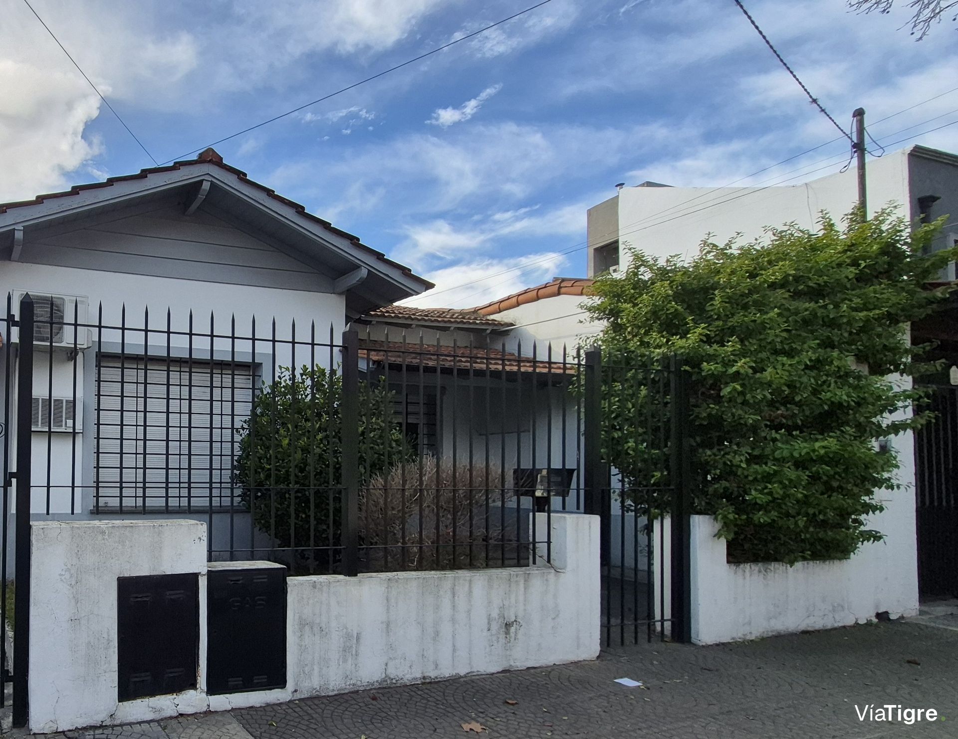 2 Casas 8 Ambientes VENTA Olivos Cochera Jardin