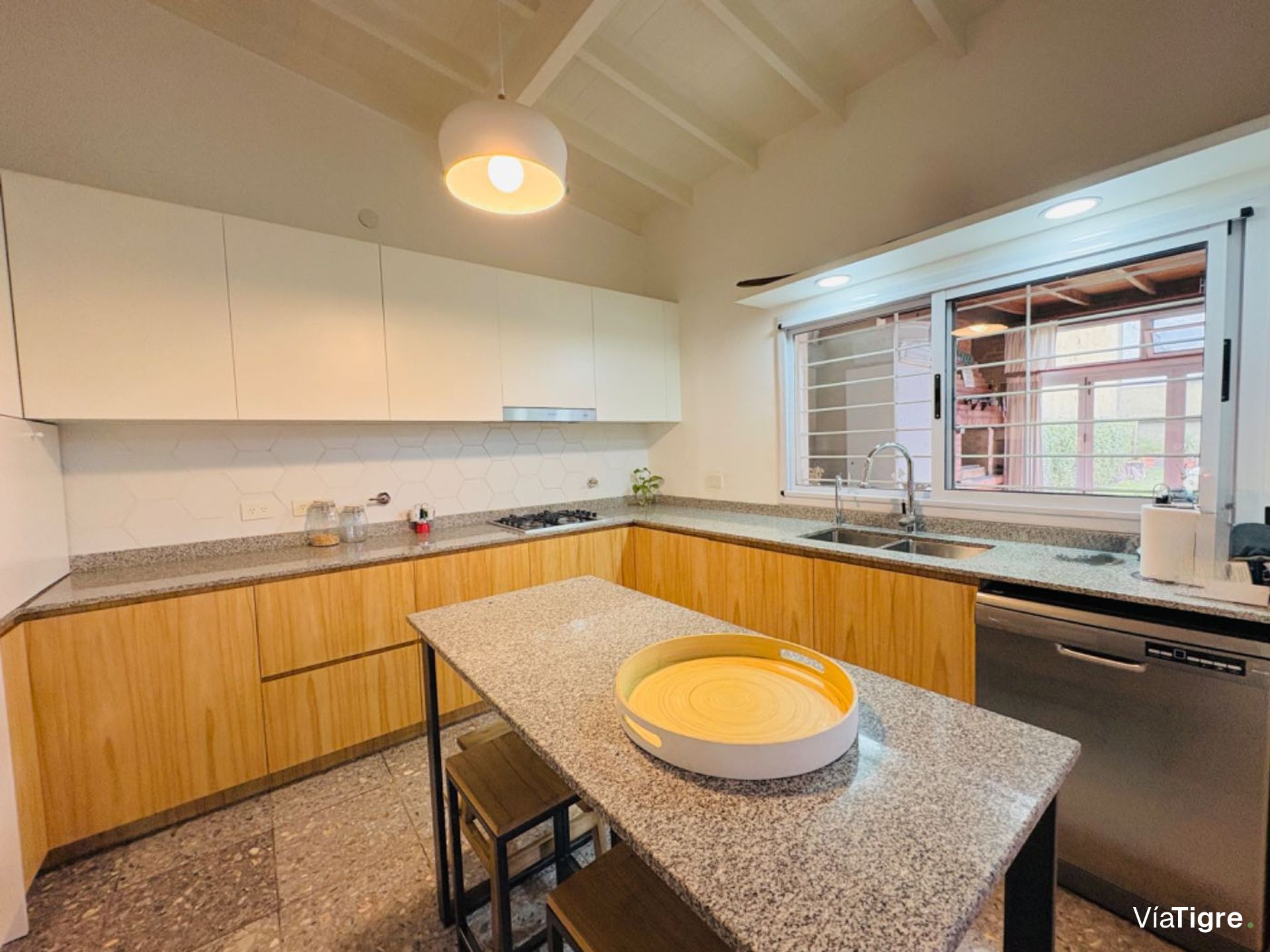 Venta Casa De 3 Dormitorios Parque Y Cocheras