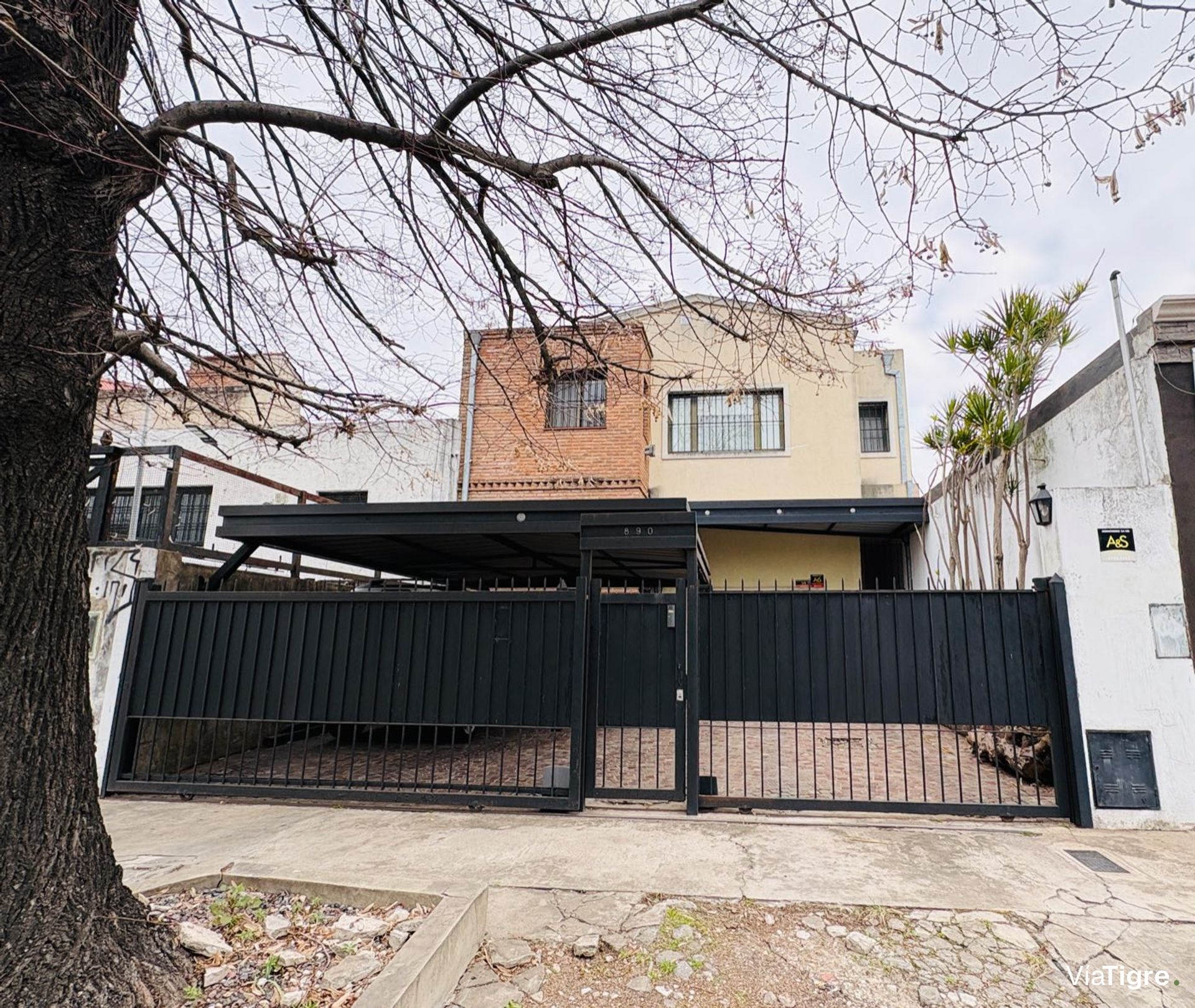 Venta Casa De 3 Dormitorios Parque Y Cocheras