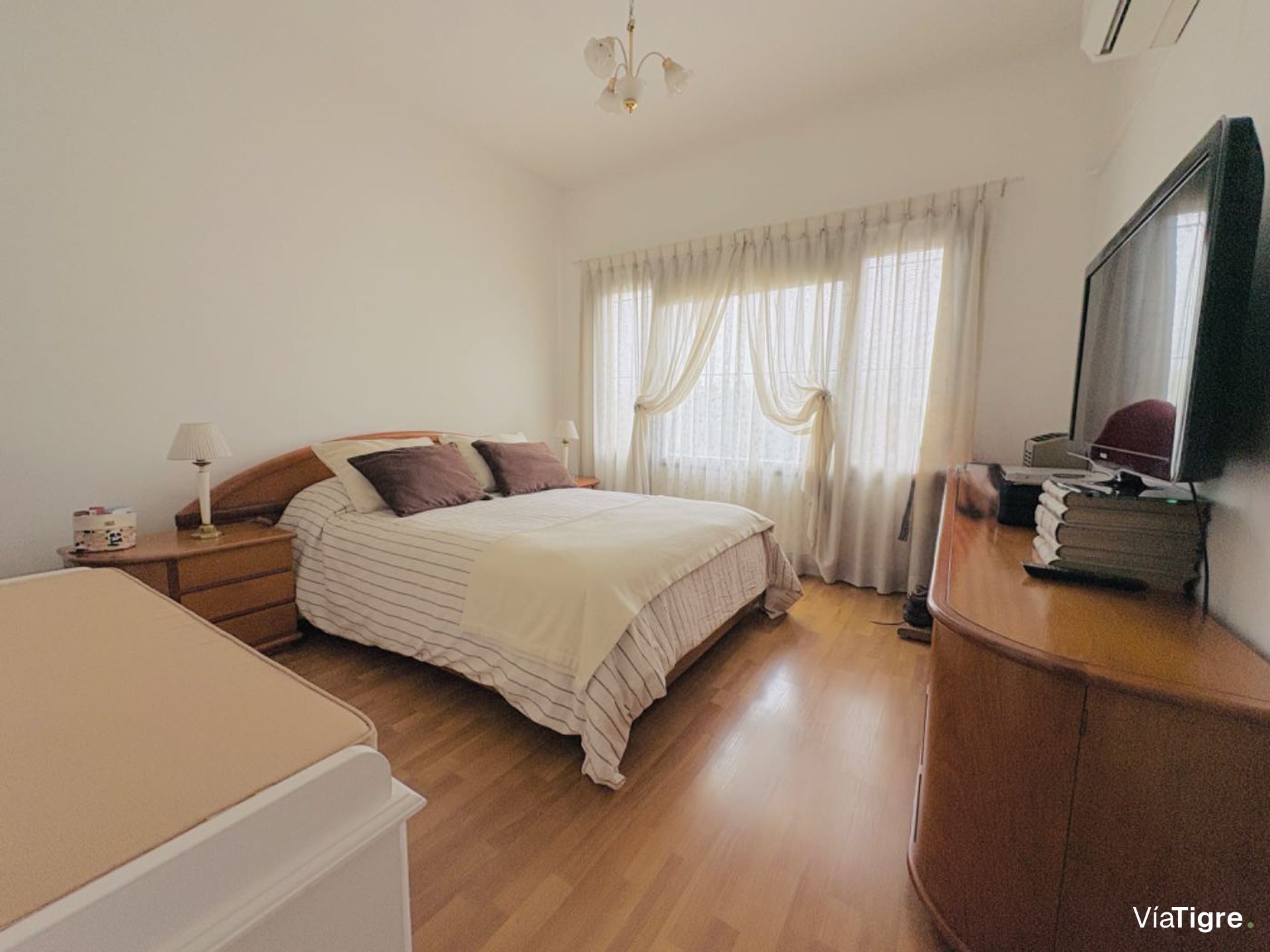 Venta Casa De 3 Dormitorios Parque Y Cocheras