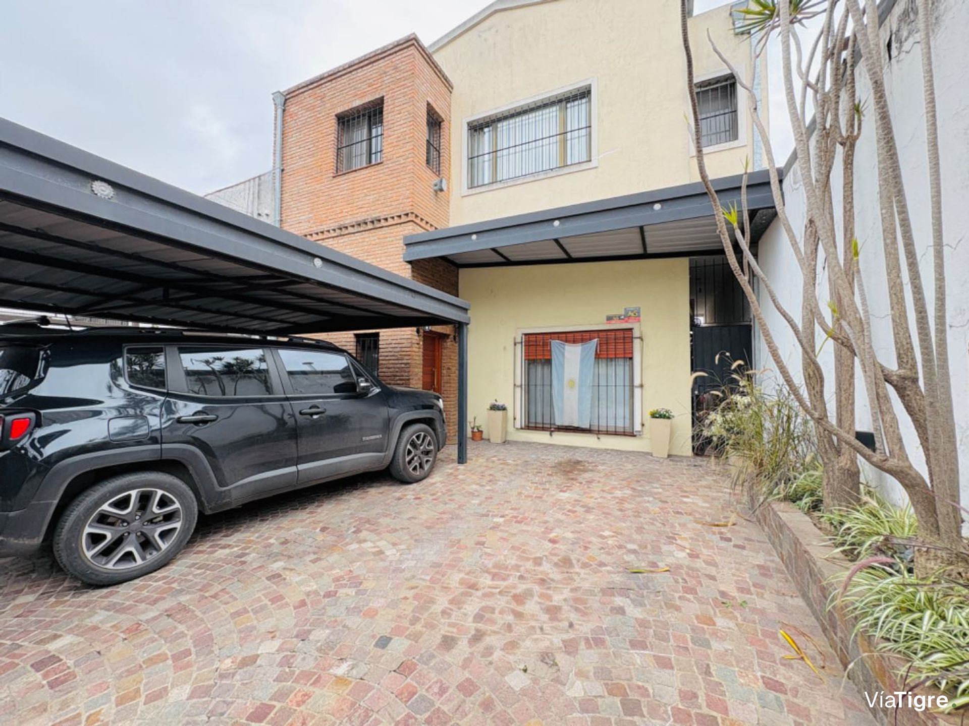 Venta Casa De 3 Dormitorios Parque Y Cocheras