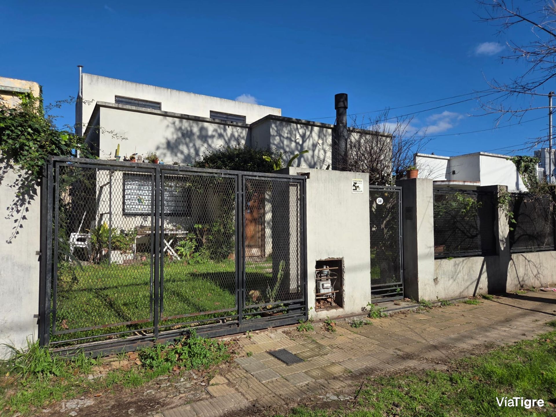 Casa En Venta 4 Amb. Jardin Y Pileta - San Isidro