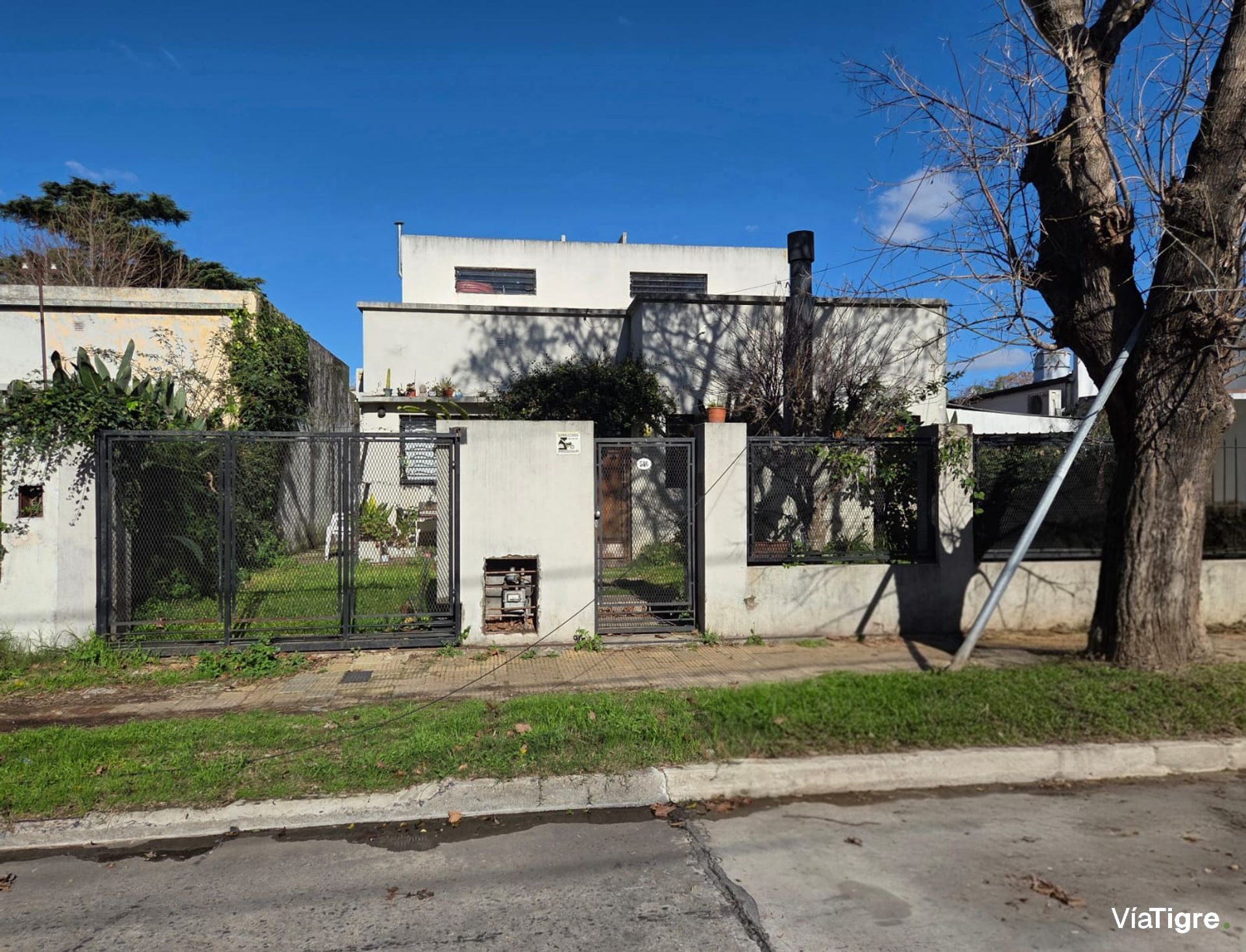 Casa En Venta 4 Amb. Jardin Y Pileta - San Isidro