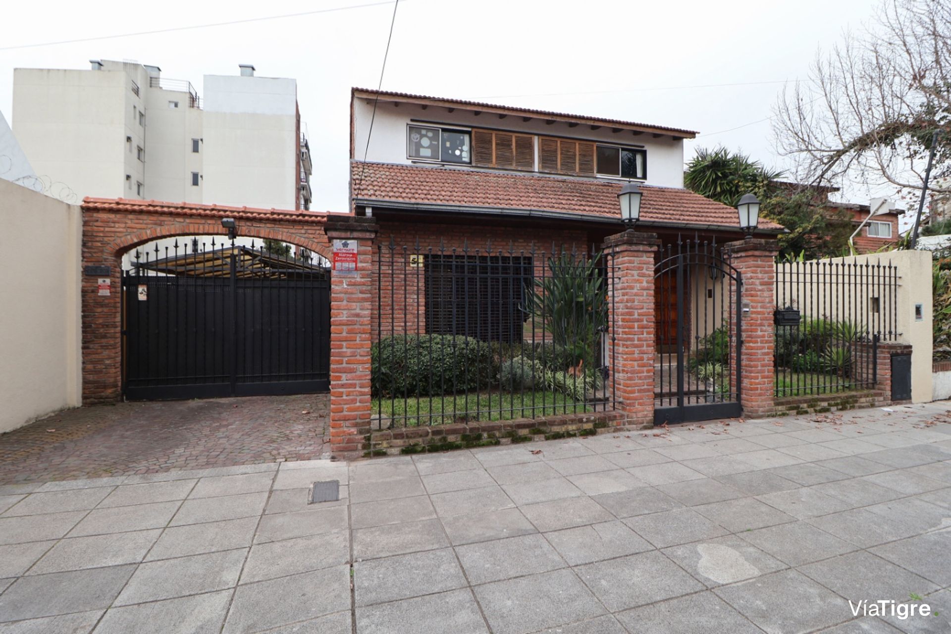 Chalet 6 Amb con Pileta, Jardín y Cochera -Florida