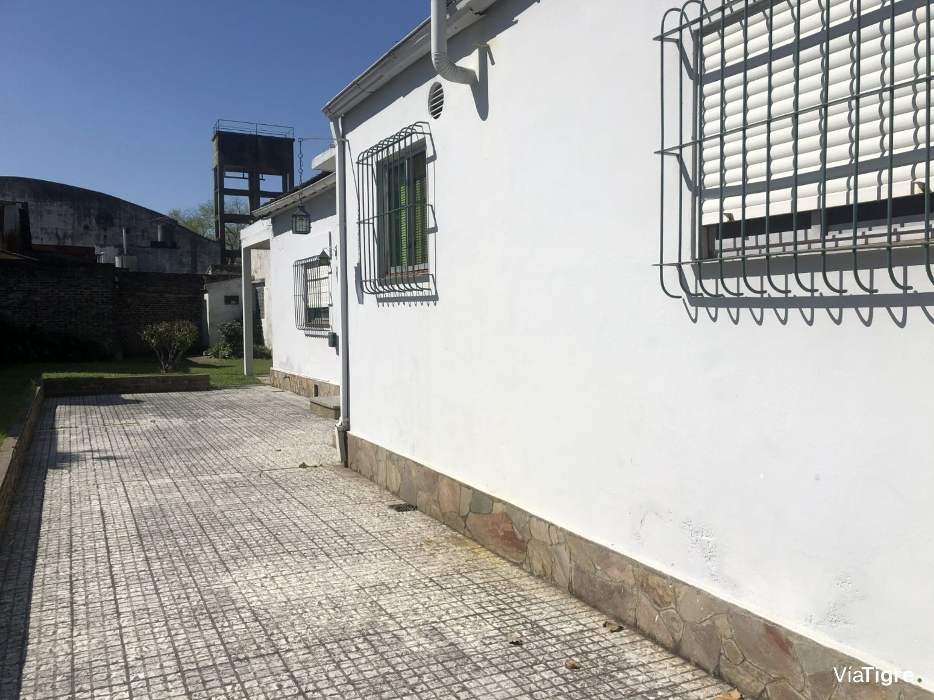 CASA, LOTE PROPIO, GRAN JARDIN, a reciclar, TIGRE