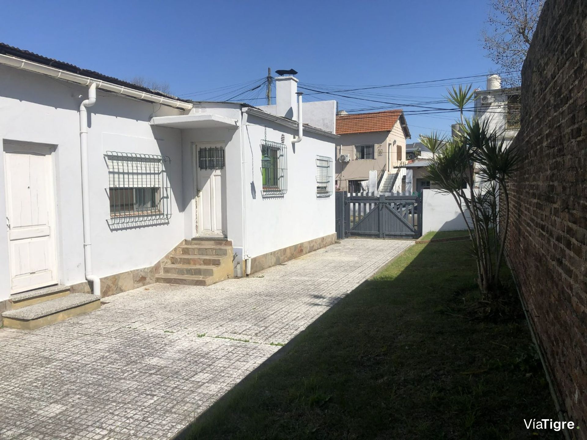 CASA, LOTE PROPIO, GRAN JARDIN, a reciclar, TIGRE
