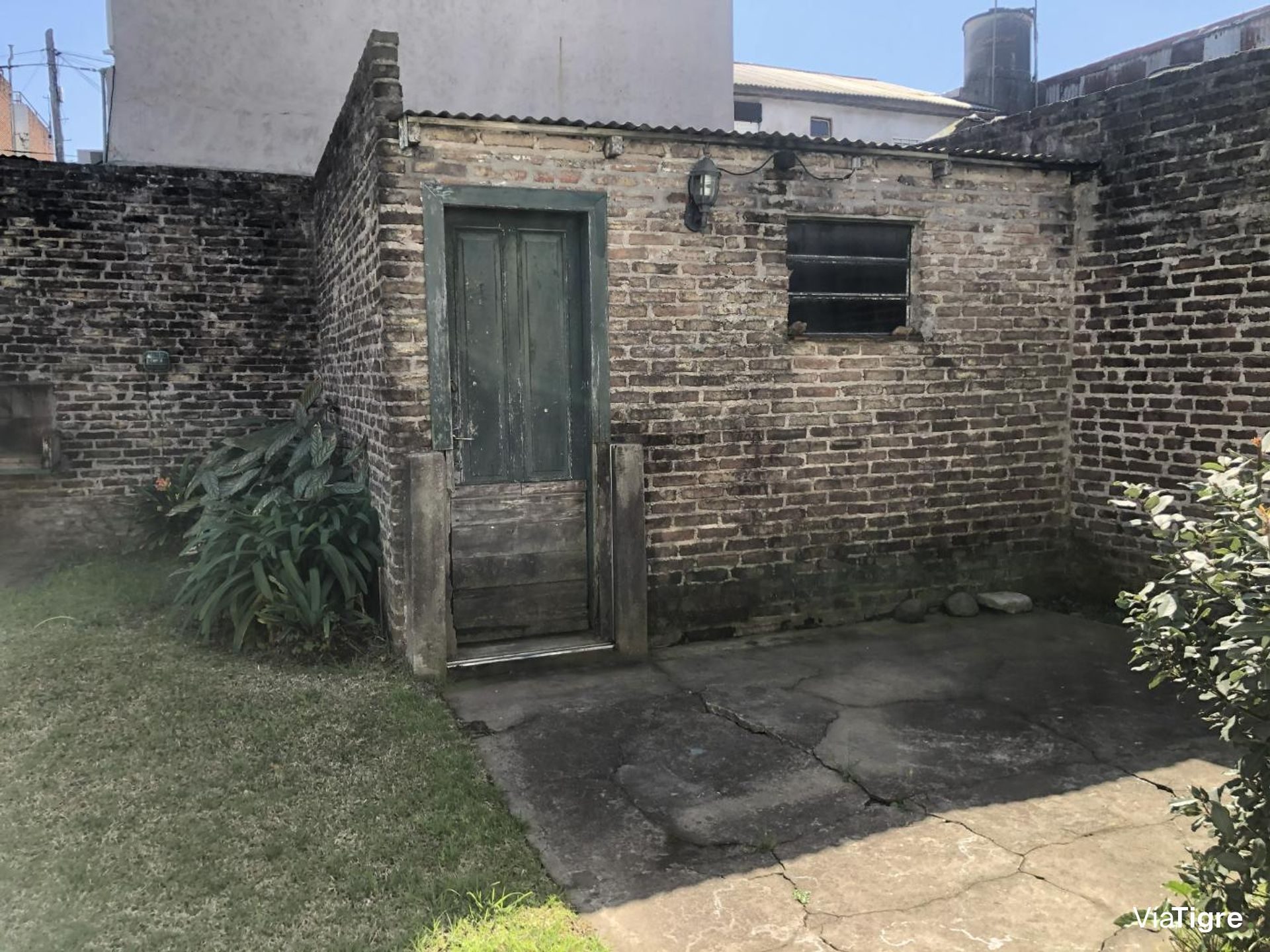 CASA, LOTE PROPIO, GRAN JARDIN, a reciclar, TIGRE