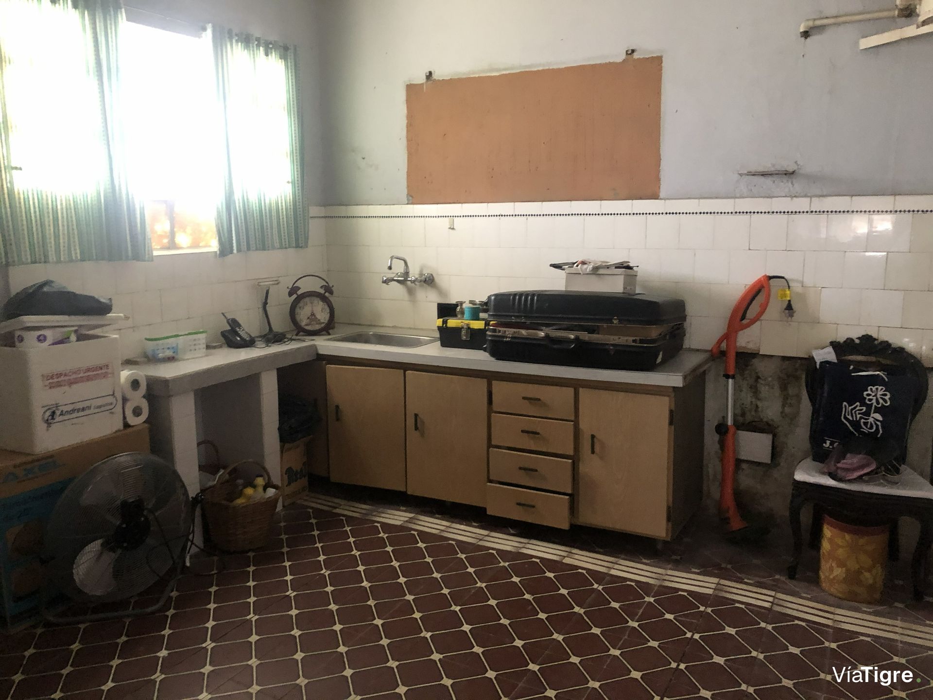 CASA, LOTE PROPIO, GRAN JARDIN, a reciclar, TIGRE