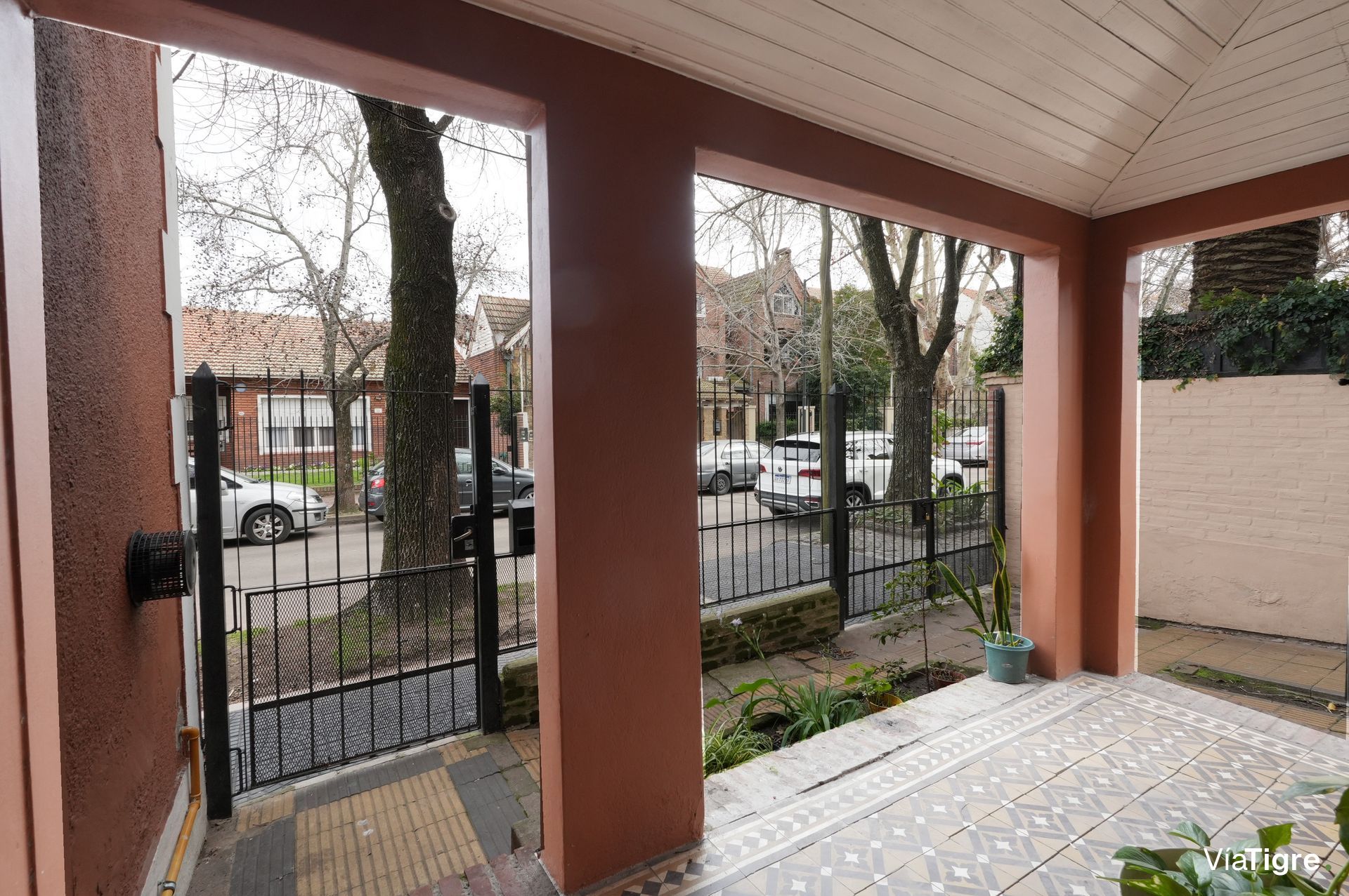 Casa 3 Ambientes c Jardín Vías Libertador Martinez