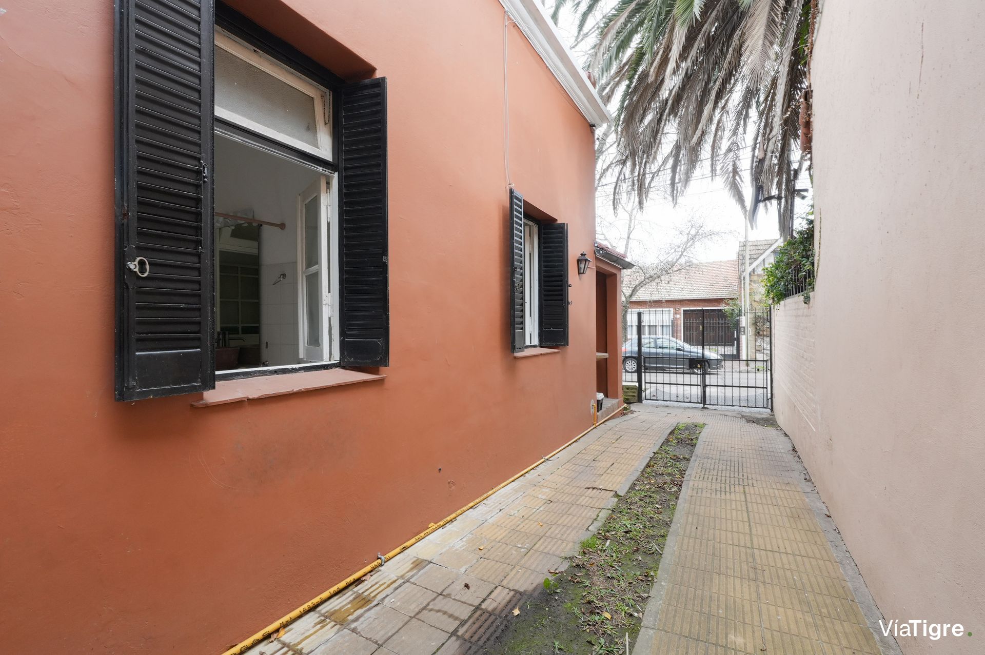 Casa 3 Ambientes c Jardín Vías Libertador Martinez