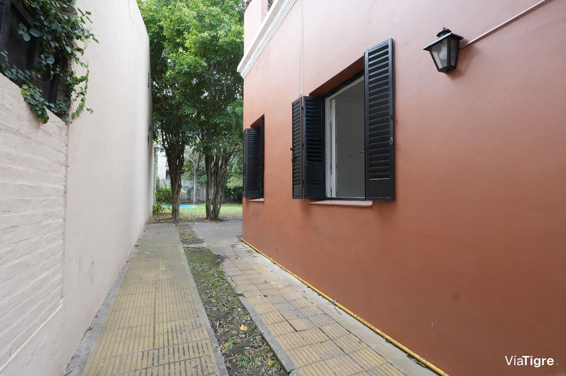 Casa 3 Ambientes c Jardín Vías Libertador Martinez