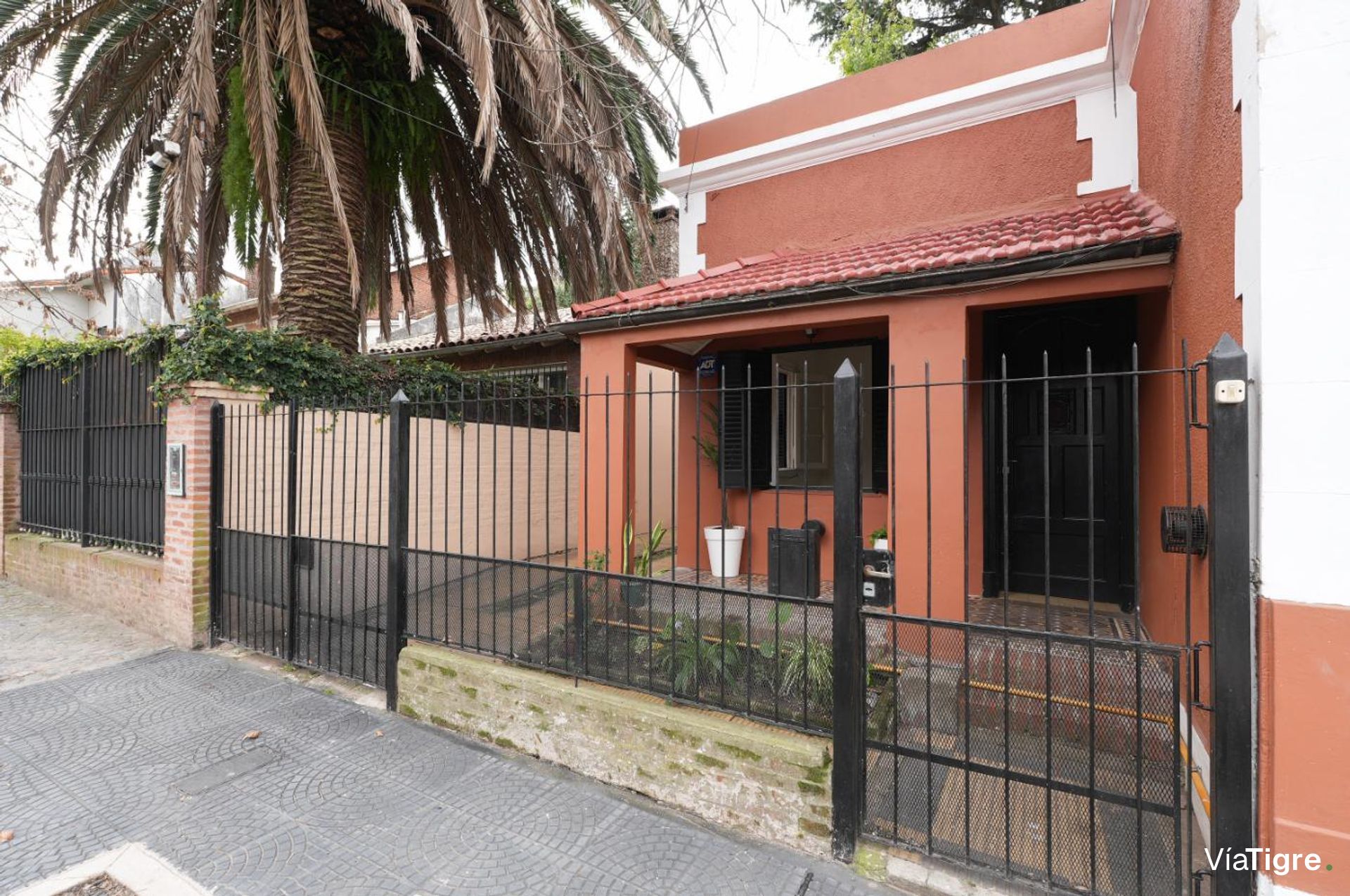 Casa 3 Ambientes c Jardín Vías Libertador Martinez