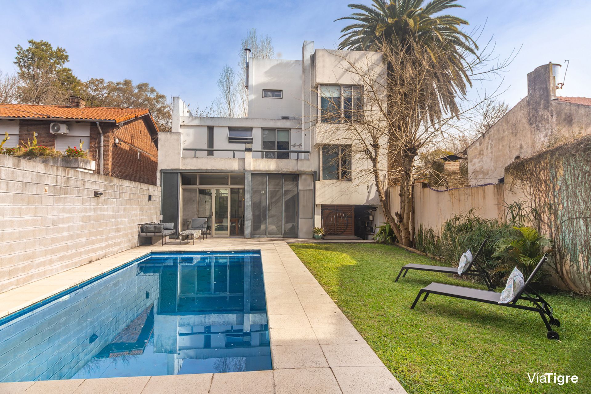 Venta Importante Casa-Lomas Beccar B° Semi Cerrad