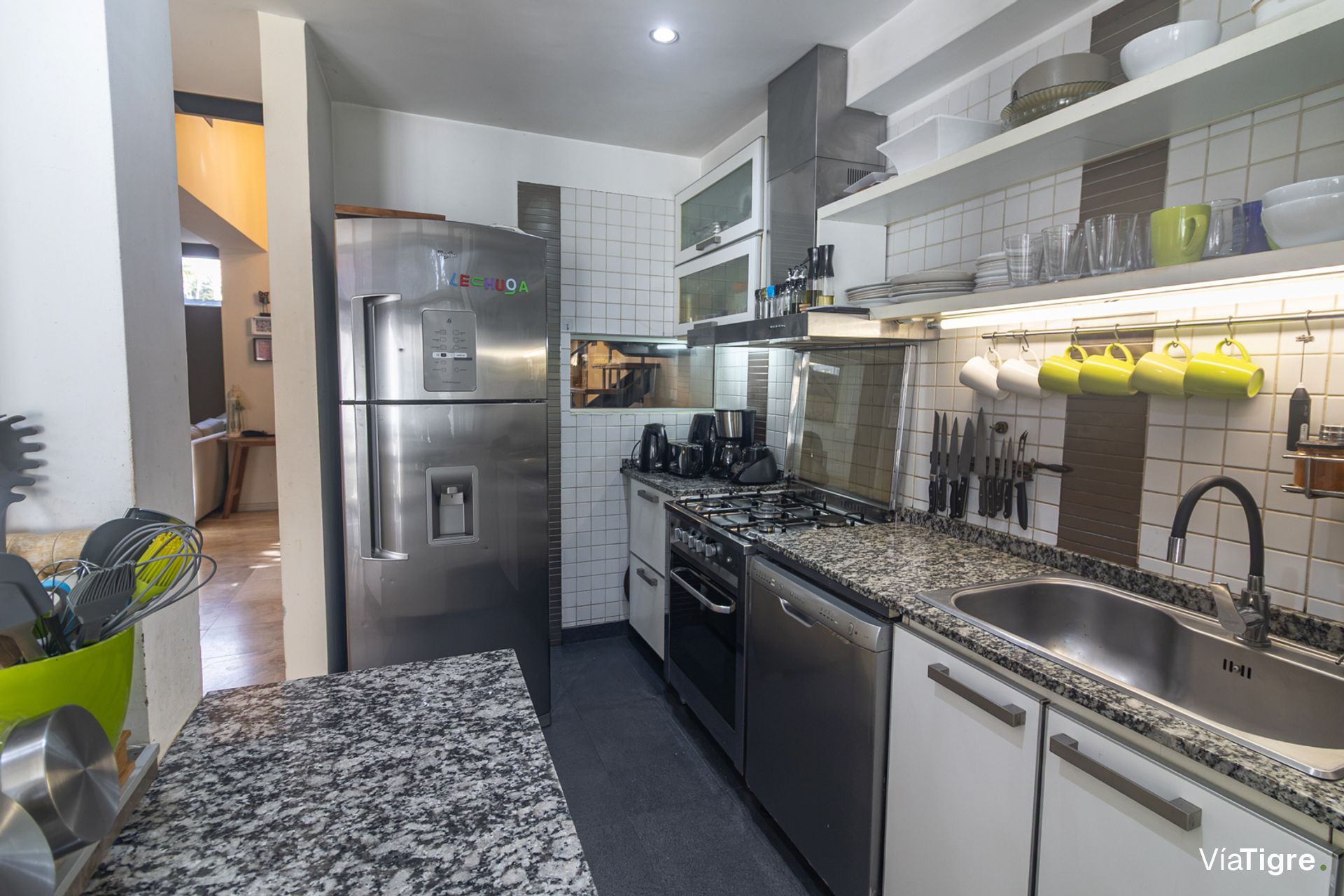 Venta Importante Casa-Lomas Beccar B° Semi Cerrad