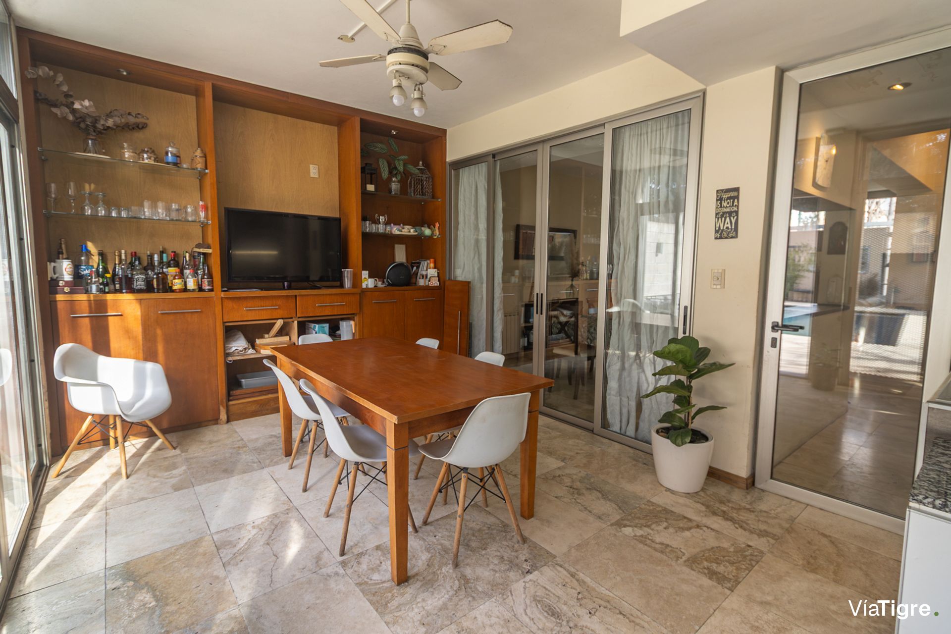 Venta Importante Casa-Lomas Beccar B° Semi Cerrad