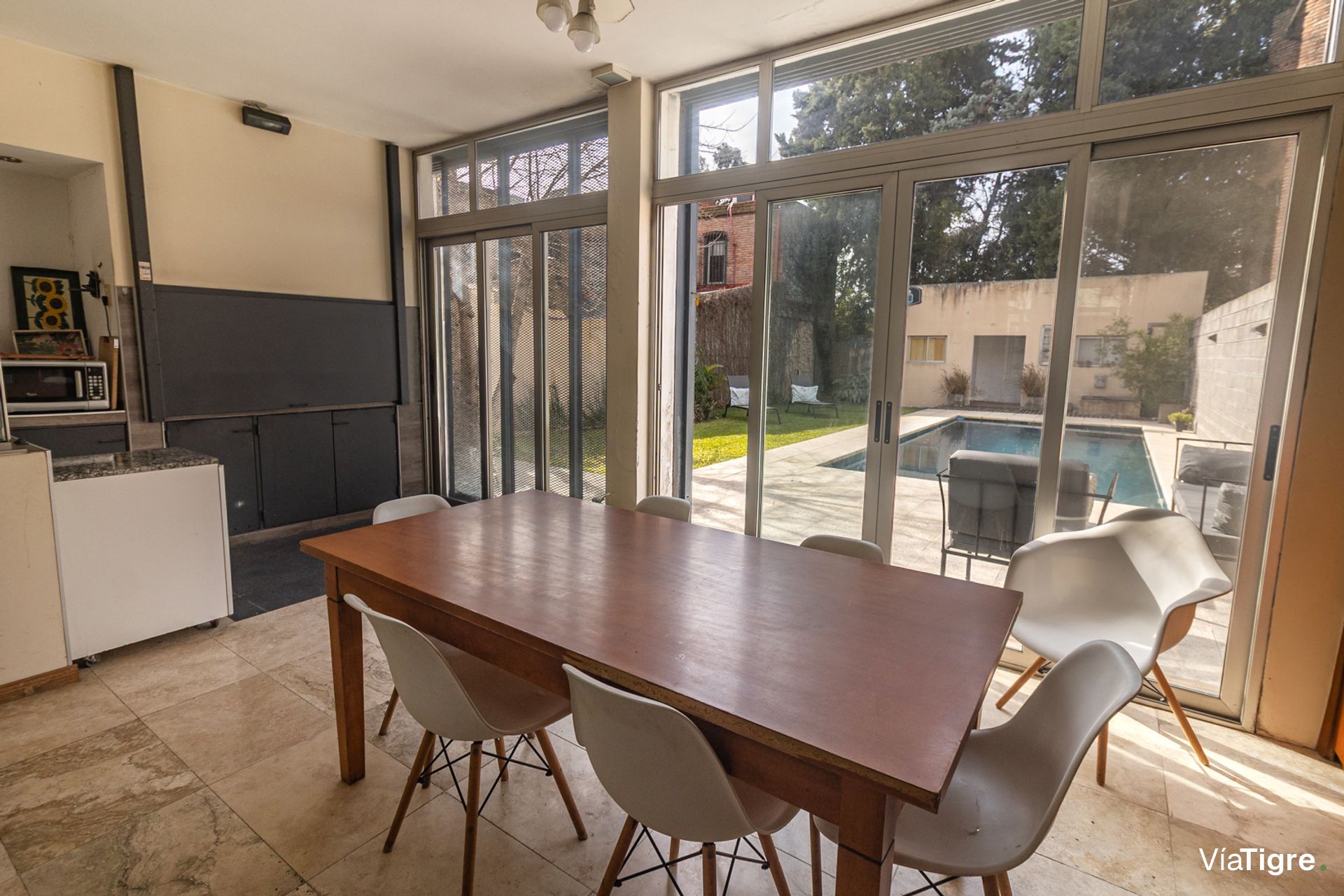 Venta Importante Casa-Lomas Beccar B° Semi Cerrad
