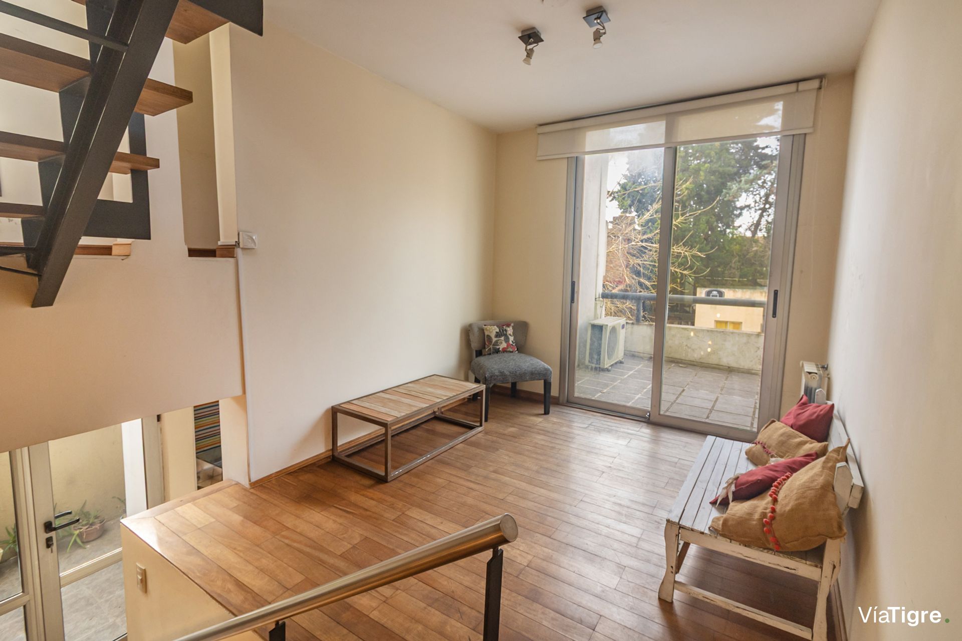 Venta Importante Casa-Lomas Beccar B° Semi Cerrad