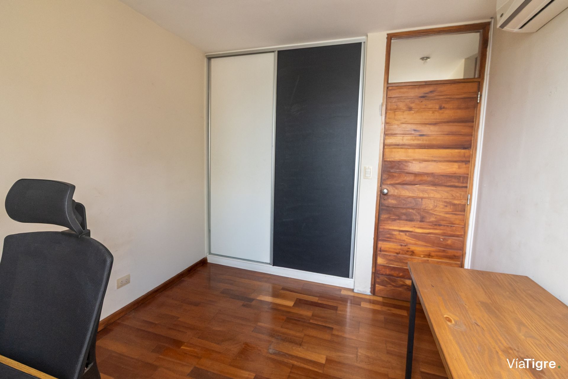 Venta Importante Casa-Lomas Beccar B° Semi Cerrad