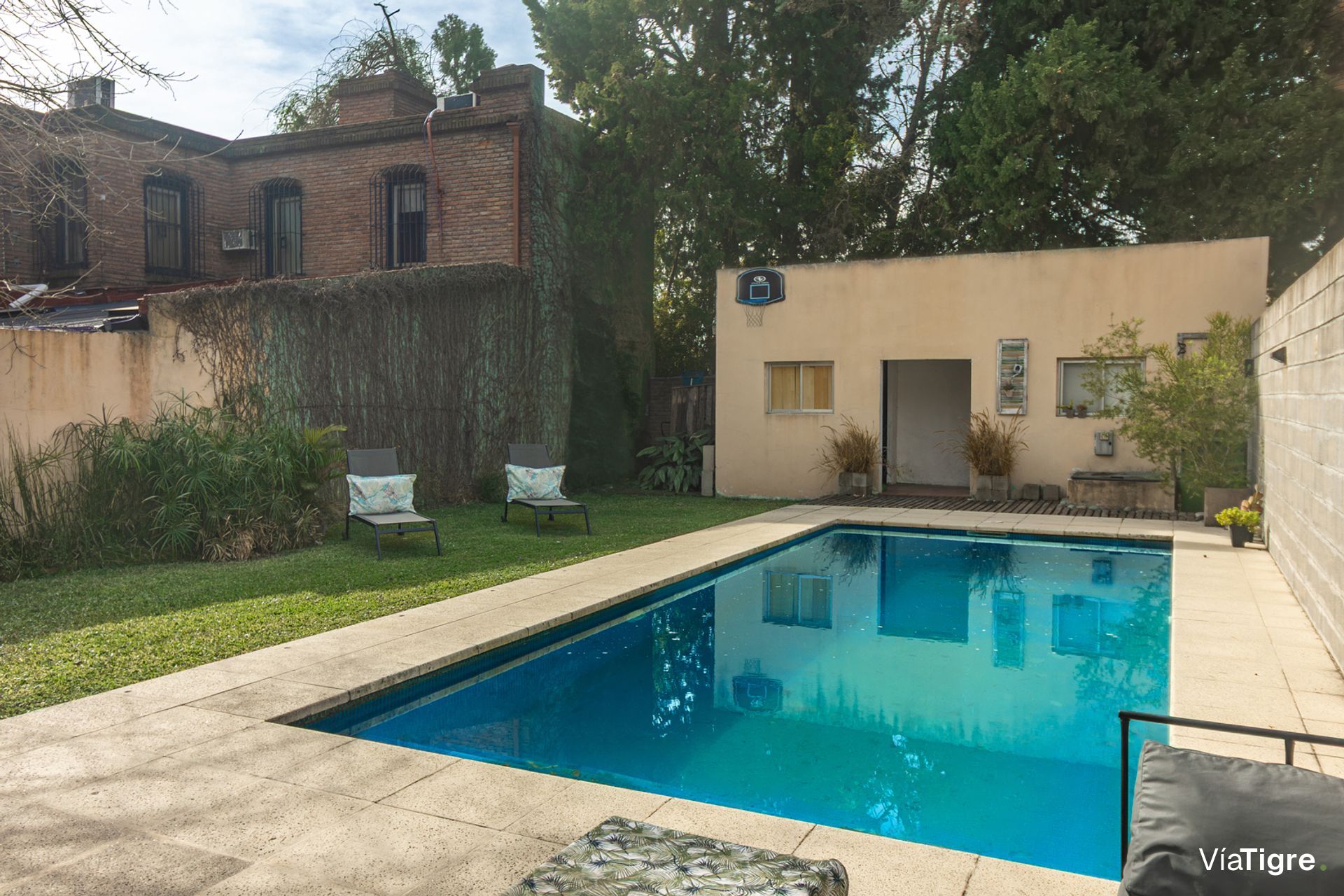 Venta Importante Casa-Lomas Beccar B° Semi Cerrad