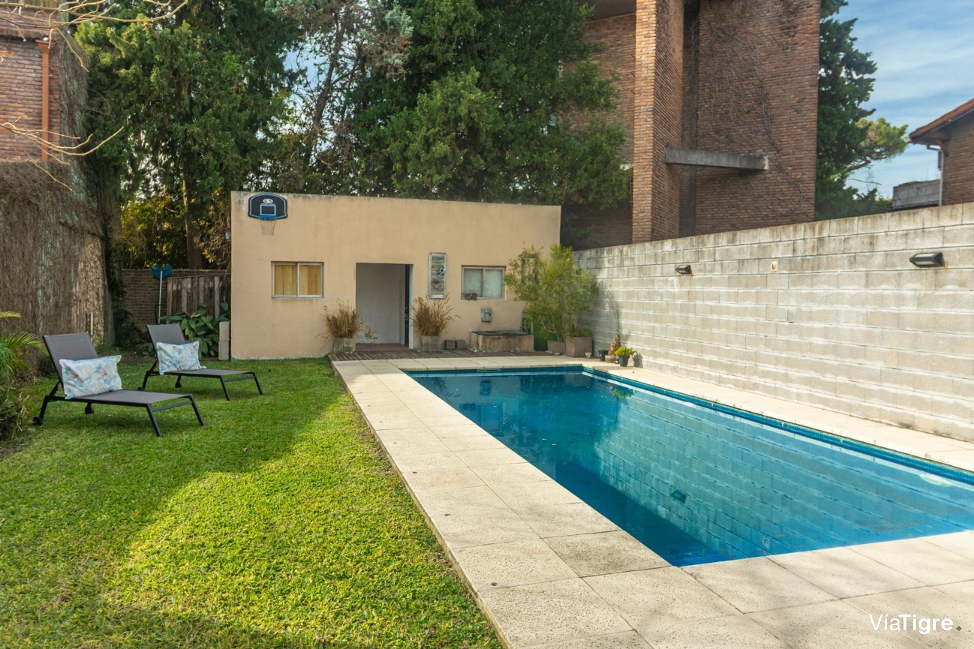 Venta Importante Casa-Lomas Beccar B° Semi Cerrad