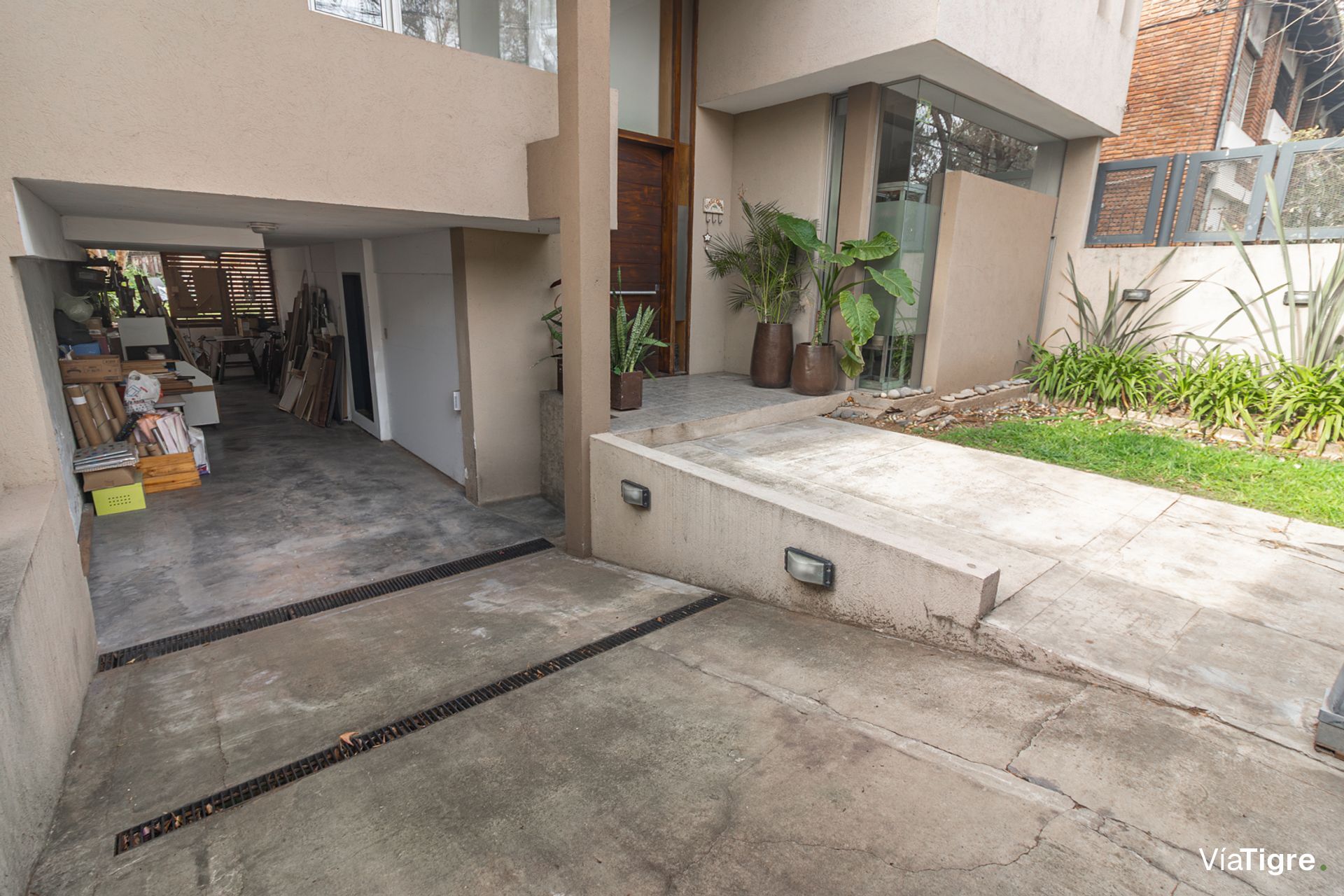 Venta Importante Casa-Lomas Beccar B° Semi Cerrad