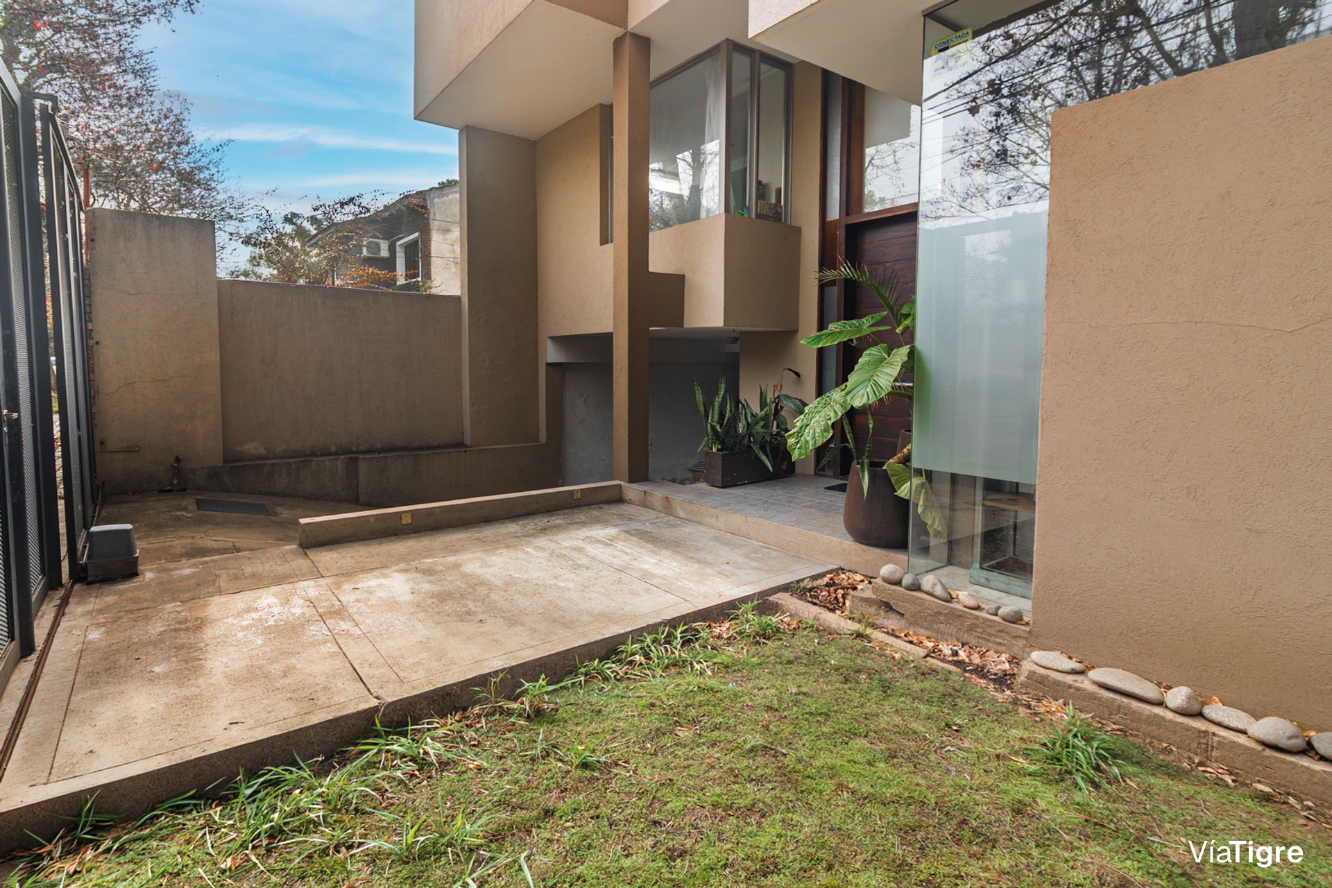 Venta Importante Casa-Lomas Beccar B° Semi Cerrad